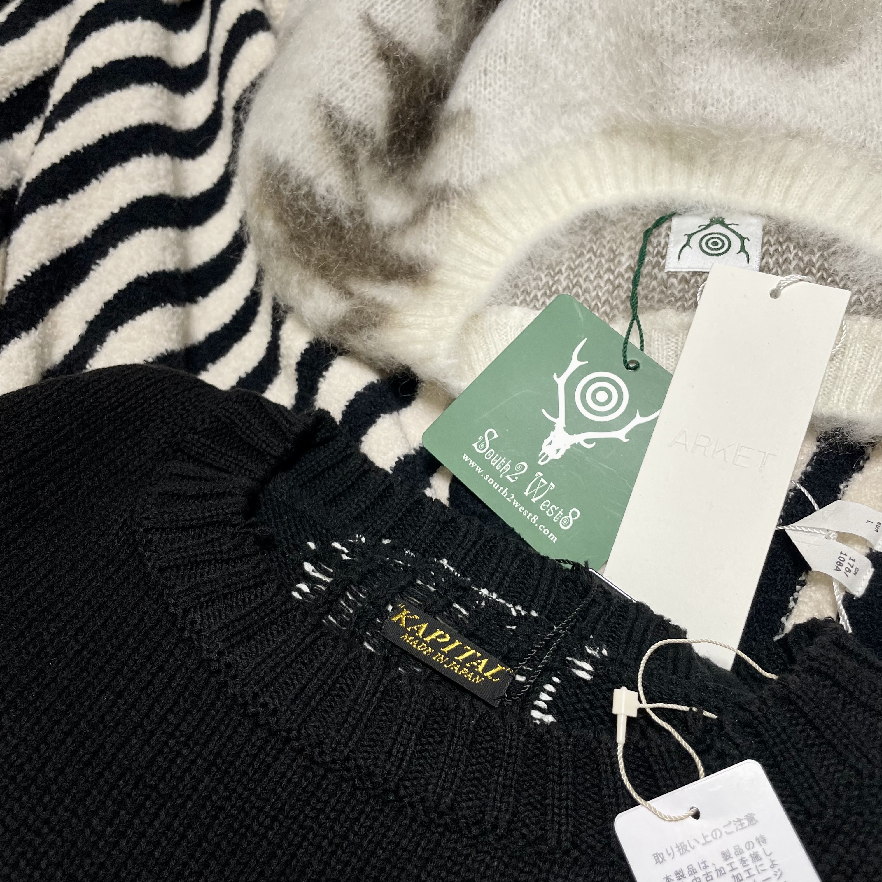South2 West8 Loose Fit Sweater S2W8 Native Off White, Kapital 5G Cotton Knit Bone Crewneck Sweater Black 착용 스타일