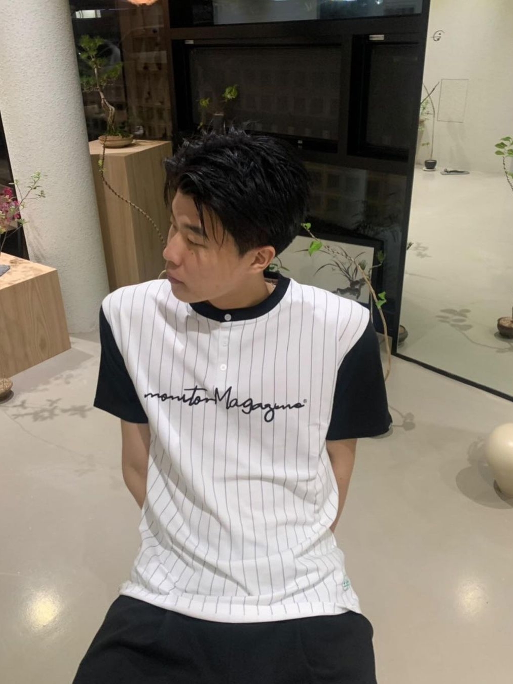 Safarispot Henleyneck Magazine Tee 착용 스타일 - 2