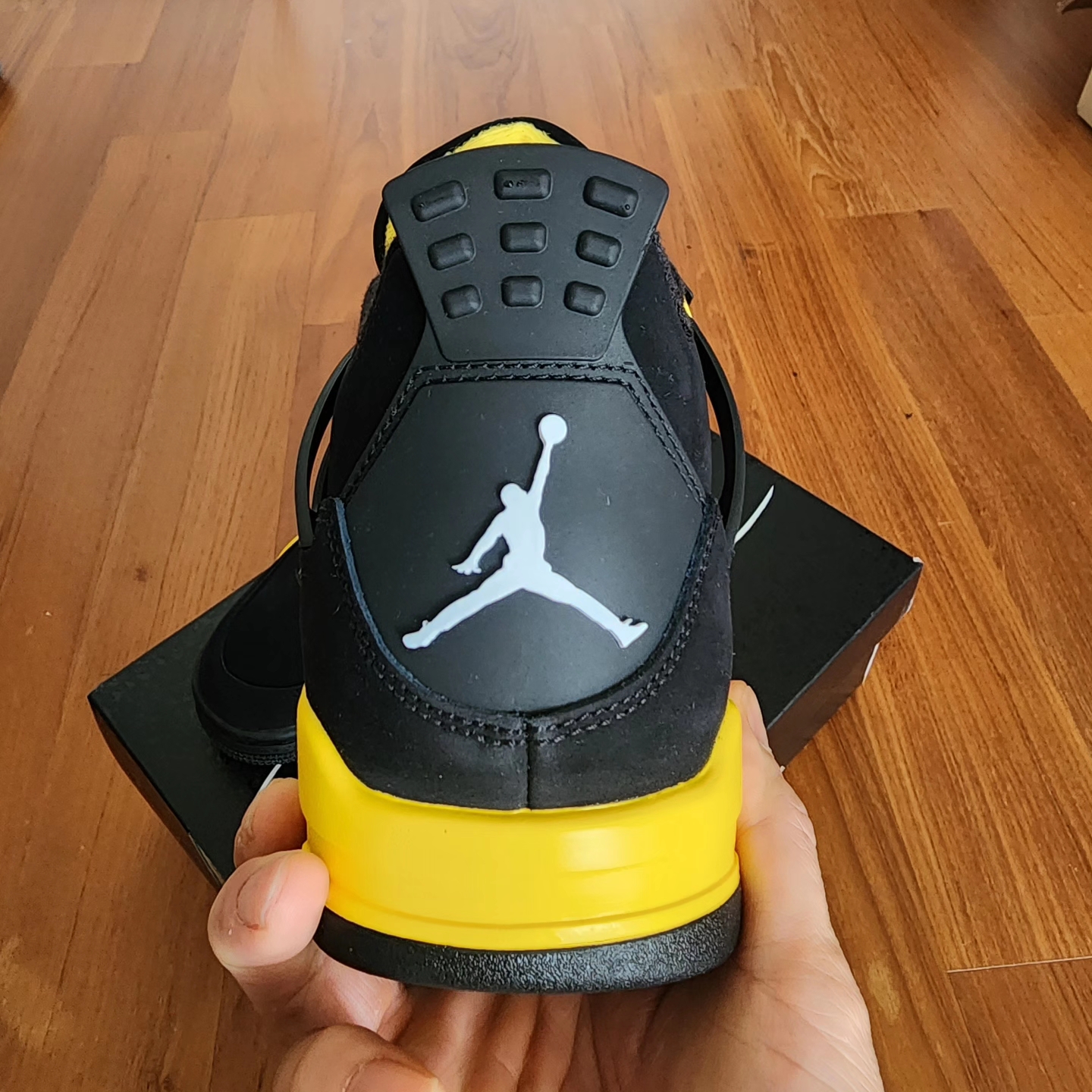 Jordan 4 Retro Thunder 2023 착용 스타일 - 5
