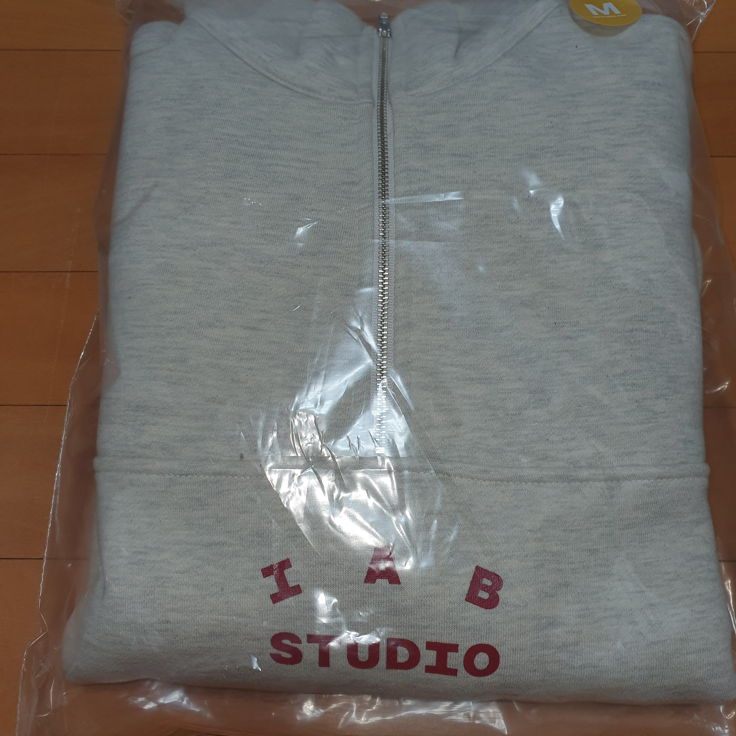 IAB Studio Half Zip-Up Oatmeal Burgundy 착용 스타일