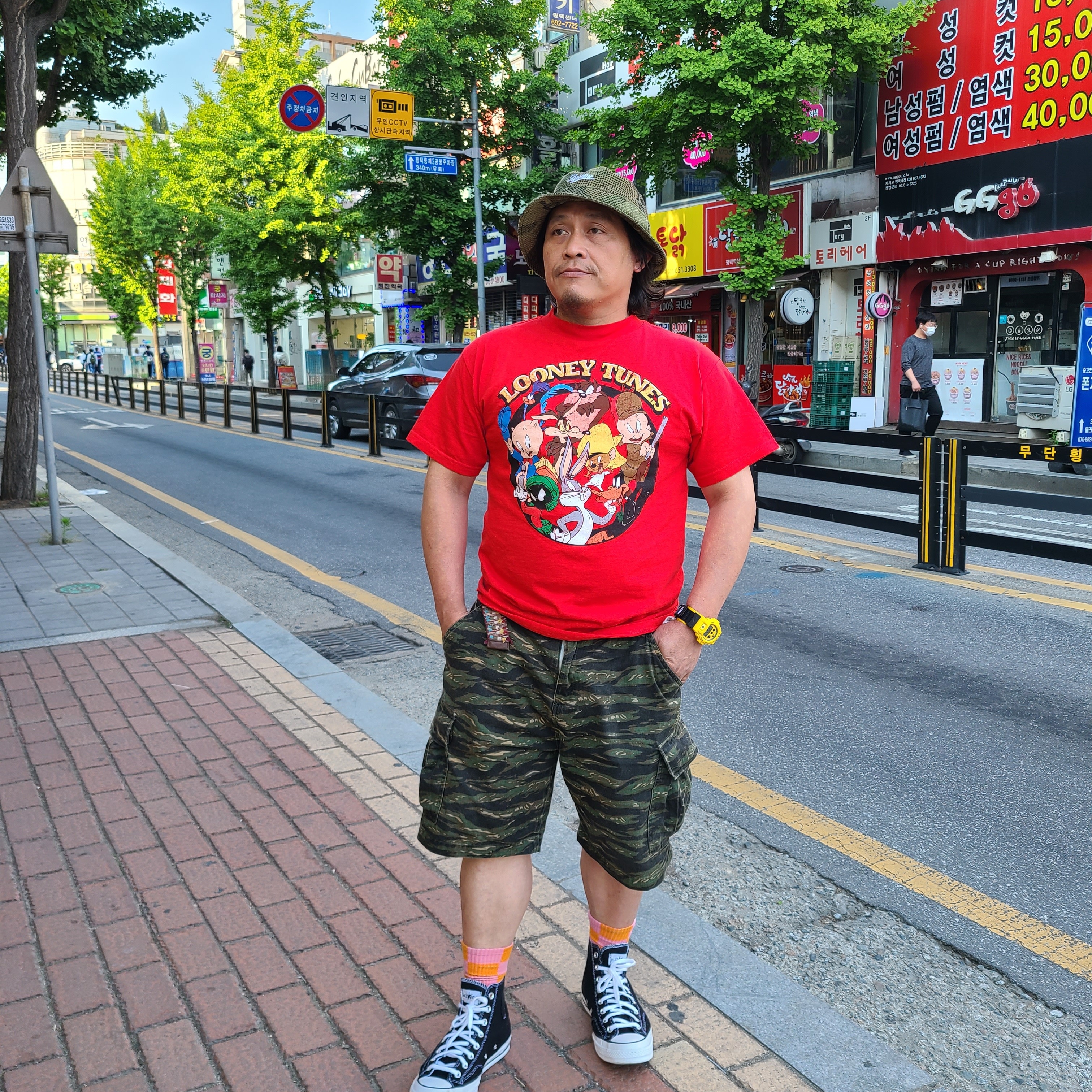 Supreme Camo Grid Velvet Crusher Woodland Camo - 22FW 착용 스타일