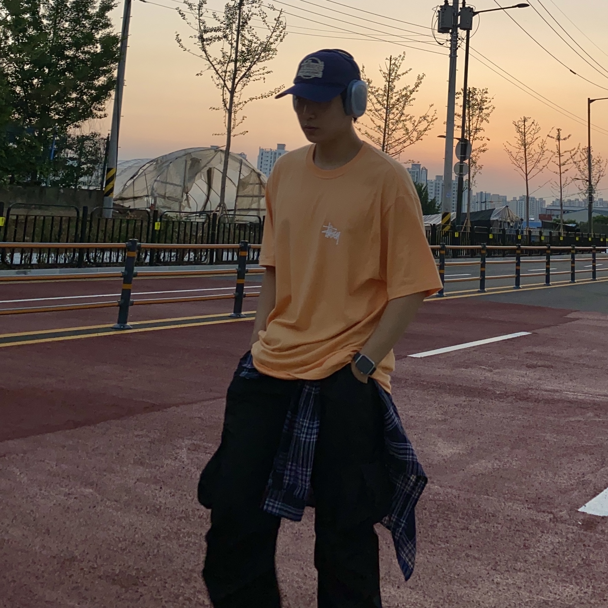 Stussy Basic Stussy T-Shirt White 2022 착용 스타일 - 2