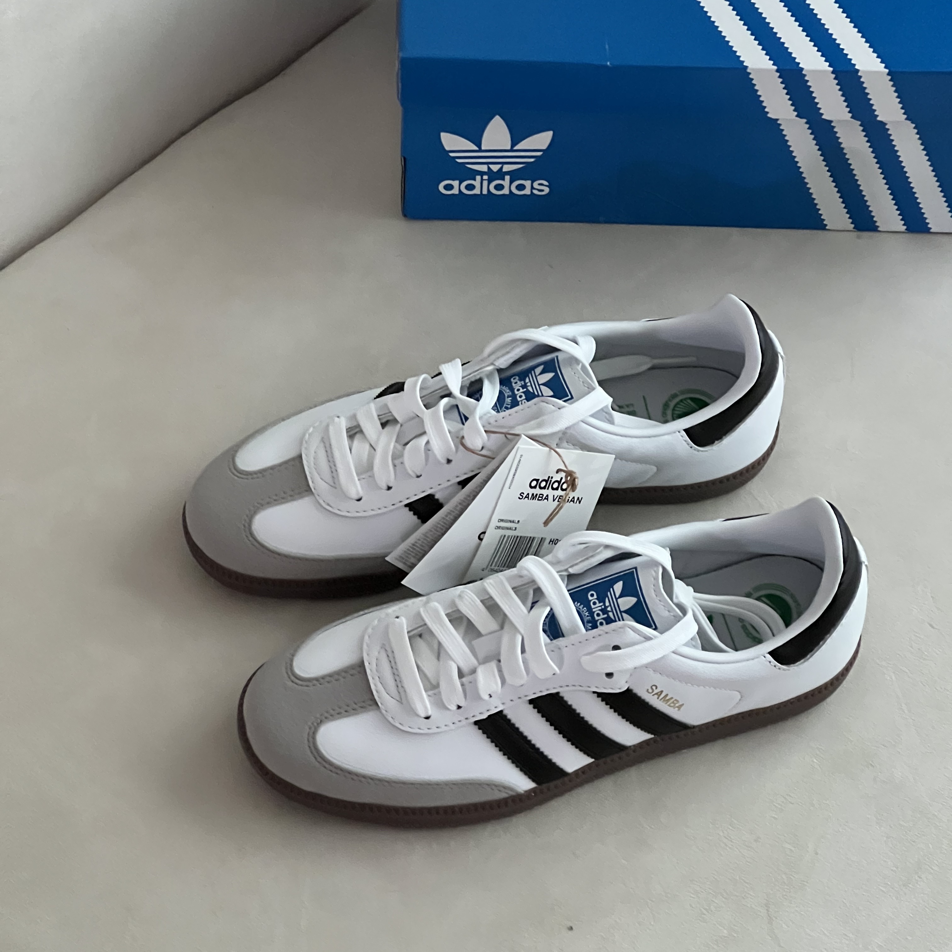 Adidas Samba Vegan White Black 착용 스타일