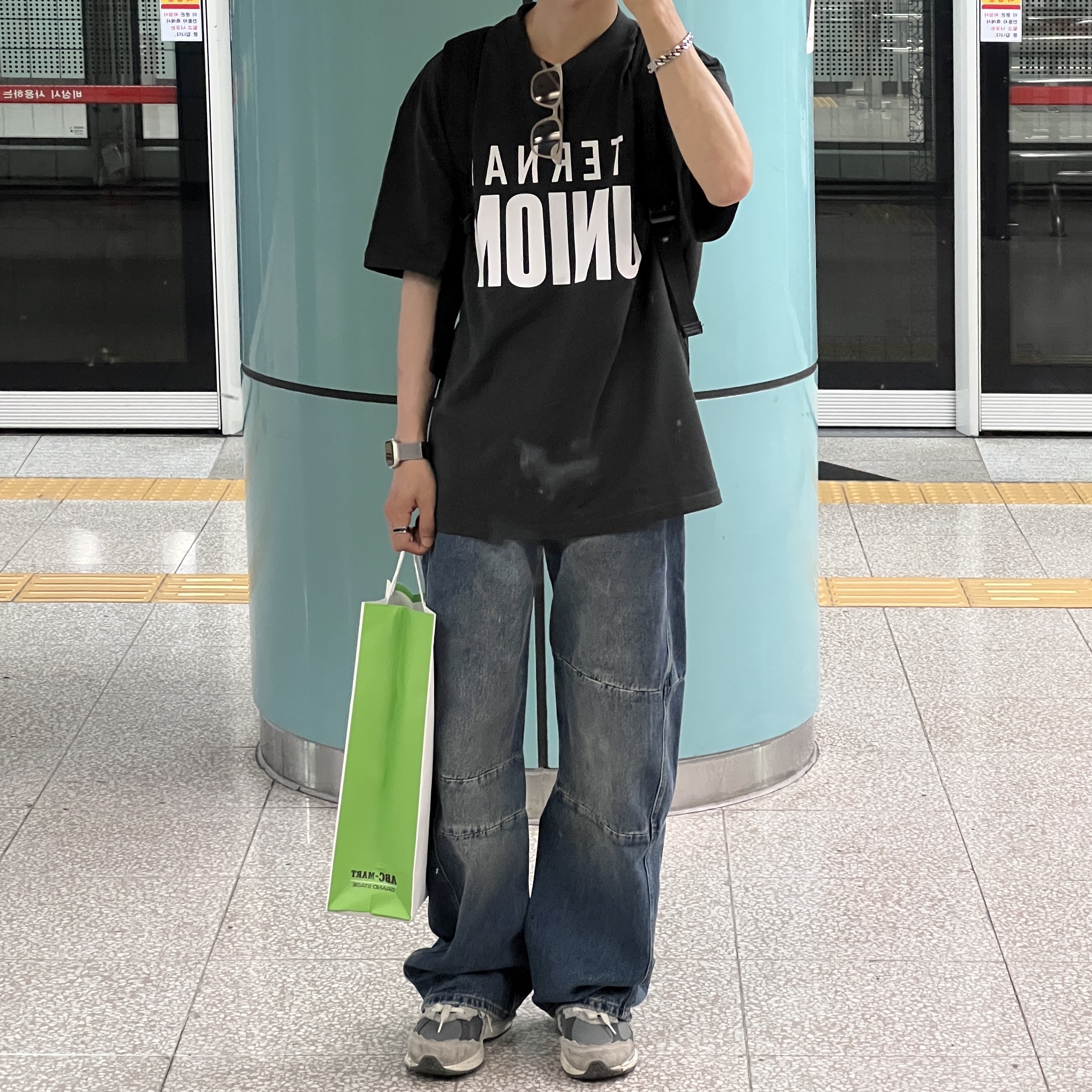 New Balance 2002R Protection Pack Rain Cloud, Apple Watch Nike Series 7 45mm GPS Starlight Aluminum Case with Nike Sport Band Pure Platinum Black (Korean Ver.) 착용 스타일