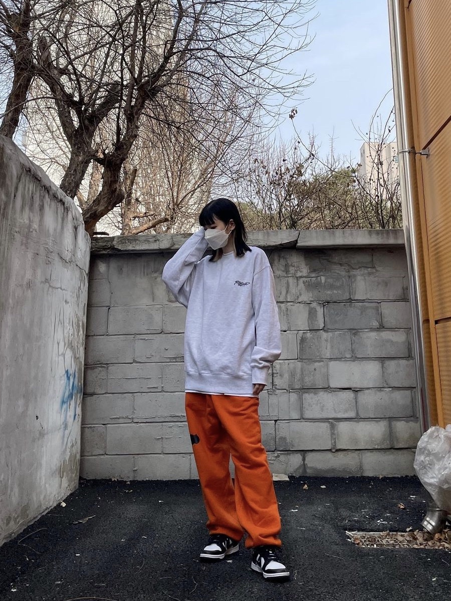 나이키 덩크 로우 레트로 블랙, (W) 나이키 덩크 로우 블랙 착용 스타일 - 2