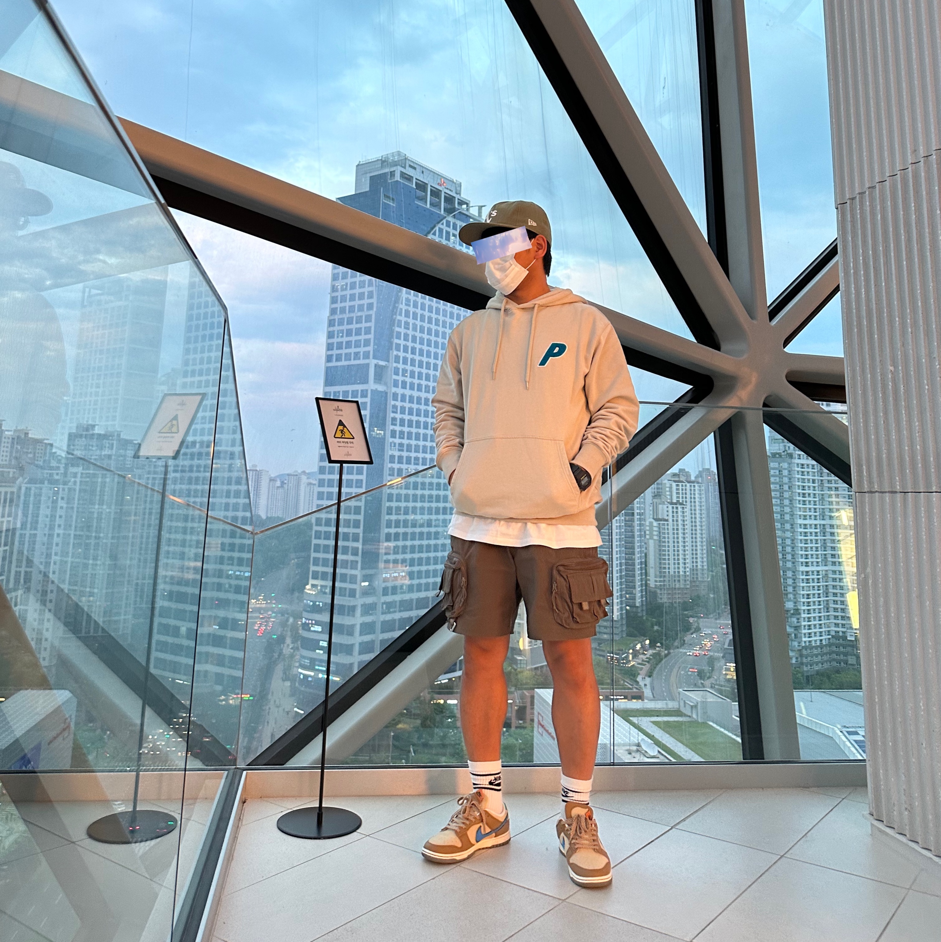 Palace Tri-Chenille Hood Oatmeal - 21FW, Nike ACG Cargo Shorts Ironstone - Asia 착용 스타일 - 1