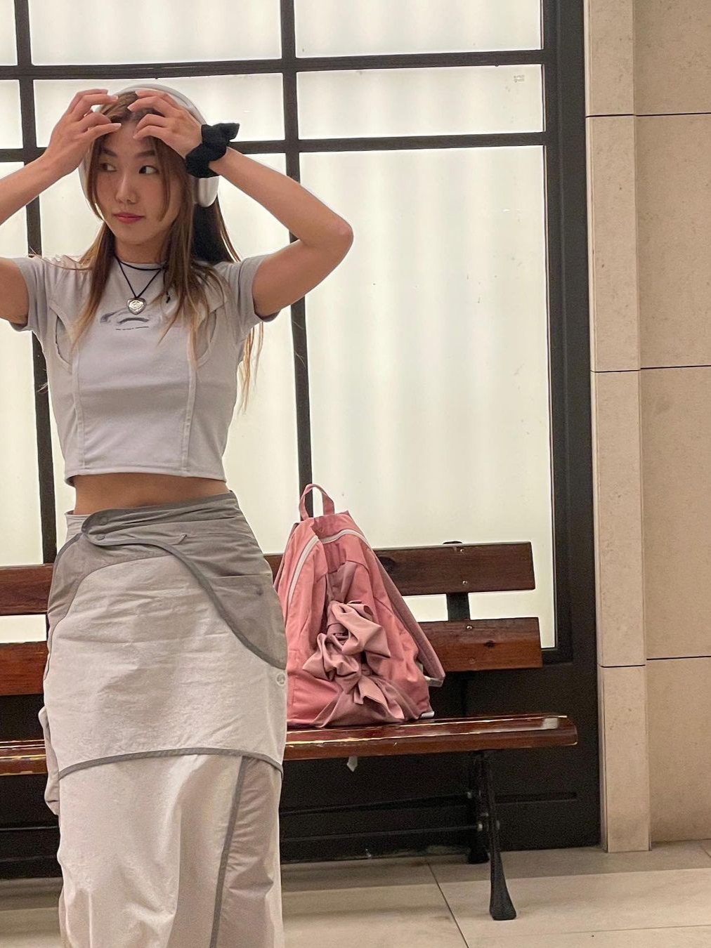 Art Of Field Flap Pocket Long Skirt Khaki Beige, Art Of Field Section Short Sleeved T-Shirt Light Gray 착용 스타일