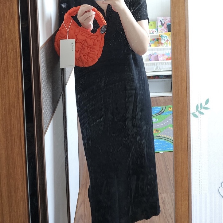 COS Quilted Micro Bag Orange 착용 스타일