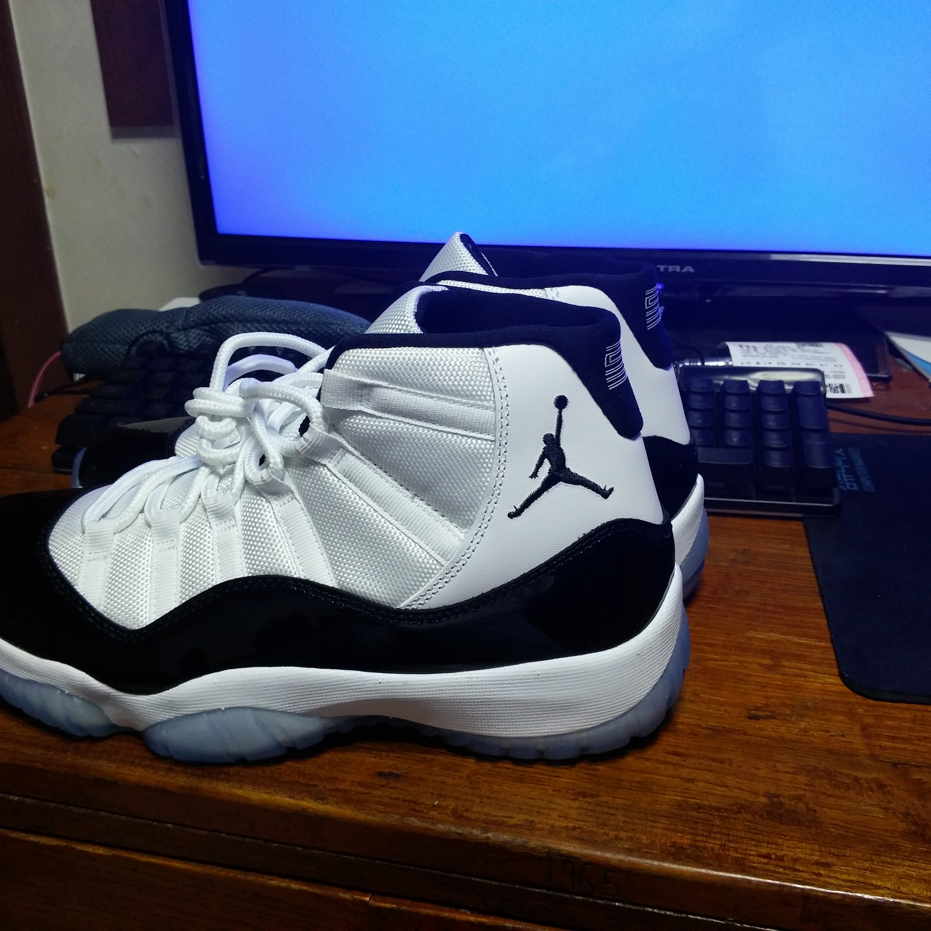 Jordan 11 Retro Concord 2011 착용 스타일 - 2