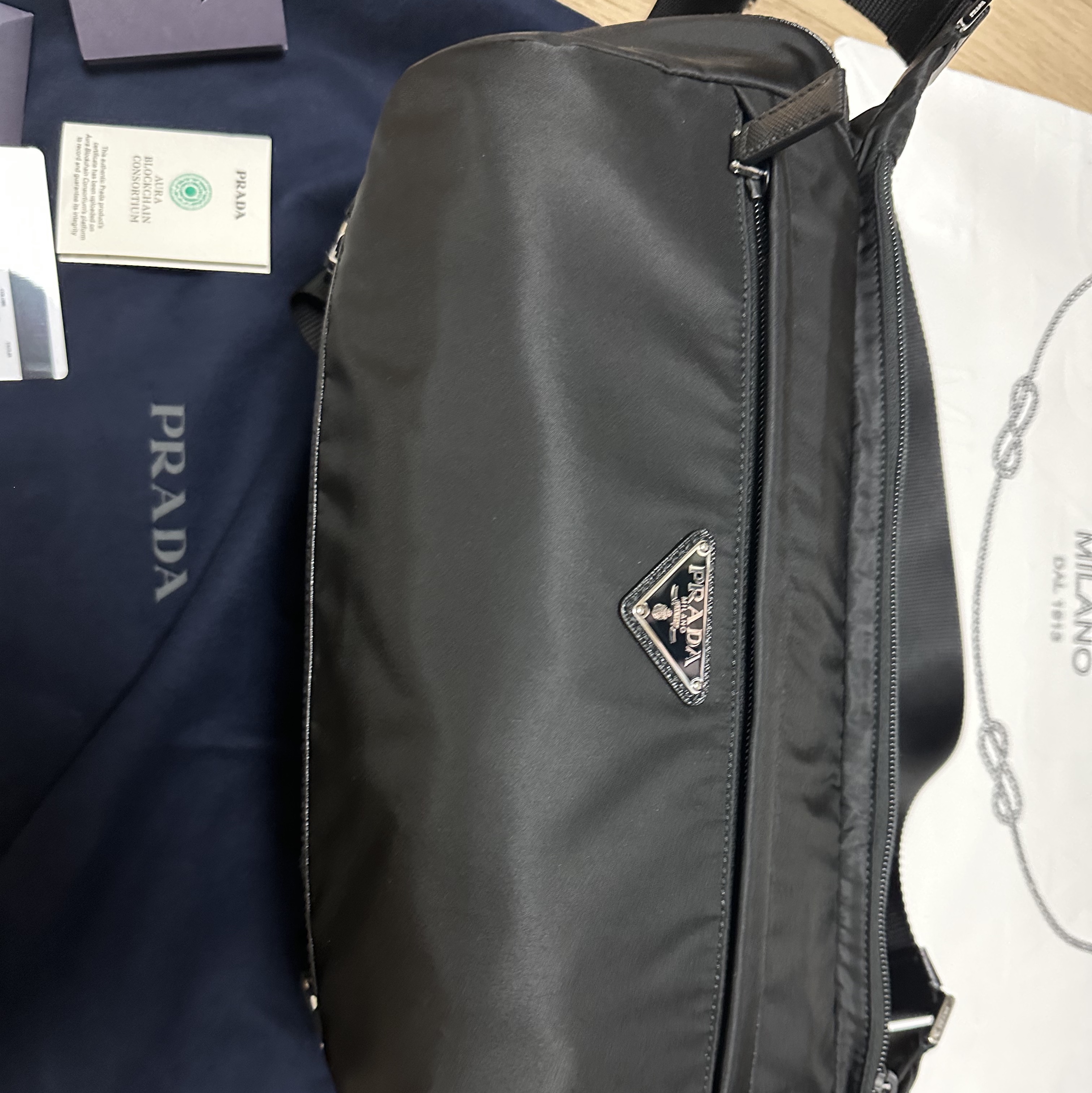 Prada Re-Nylon and Saffiano Leather Shoulder Bag Black 착용 스타일