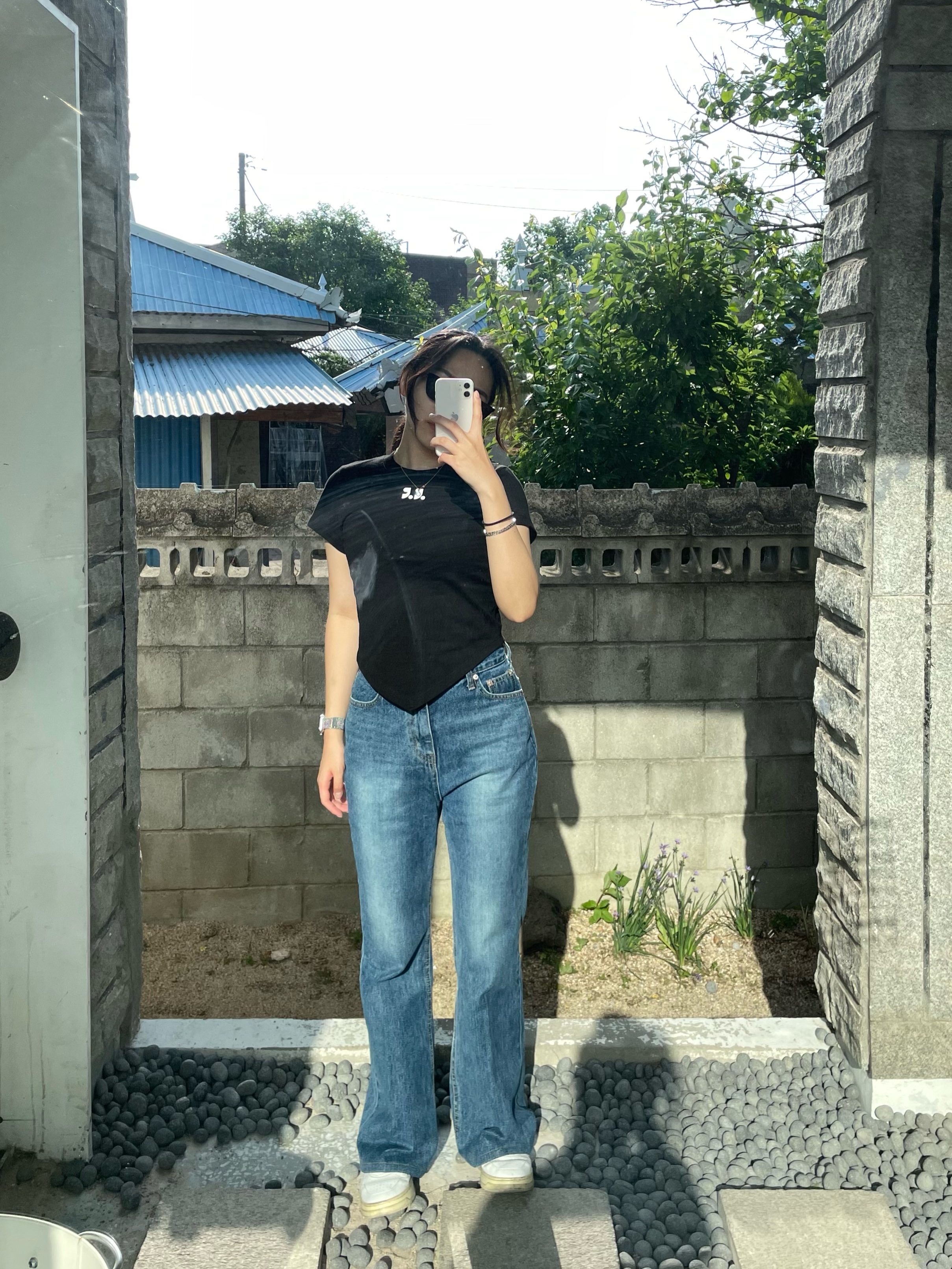 Autry Medalist Low Leather Sneakers White 착용 스타일 - 4