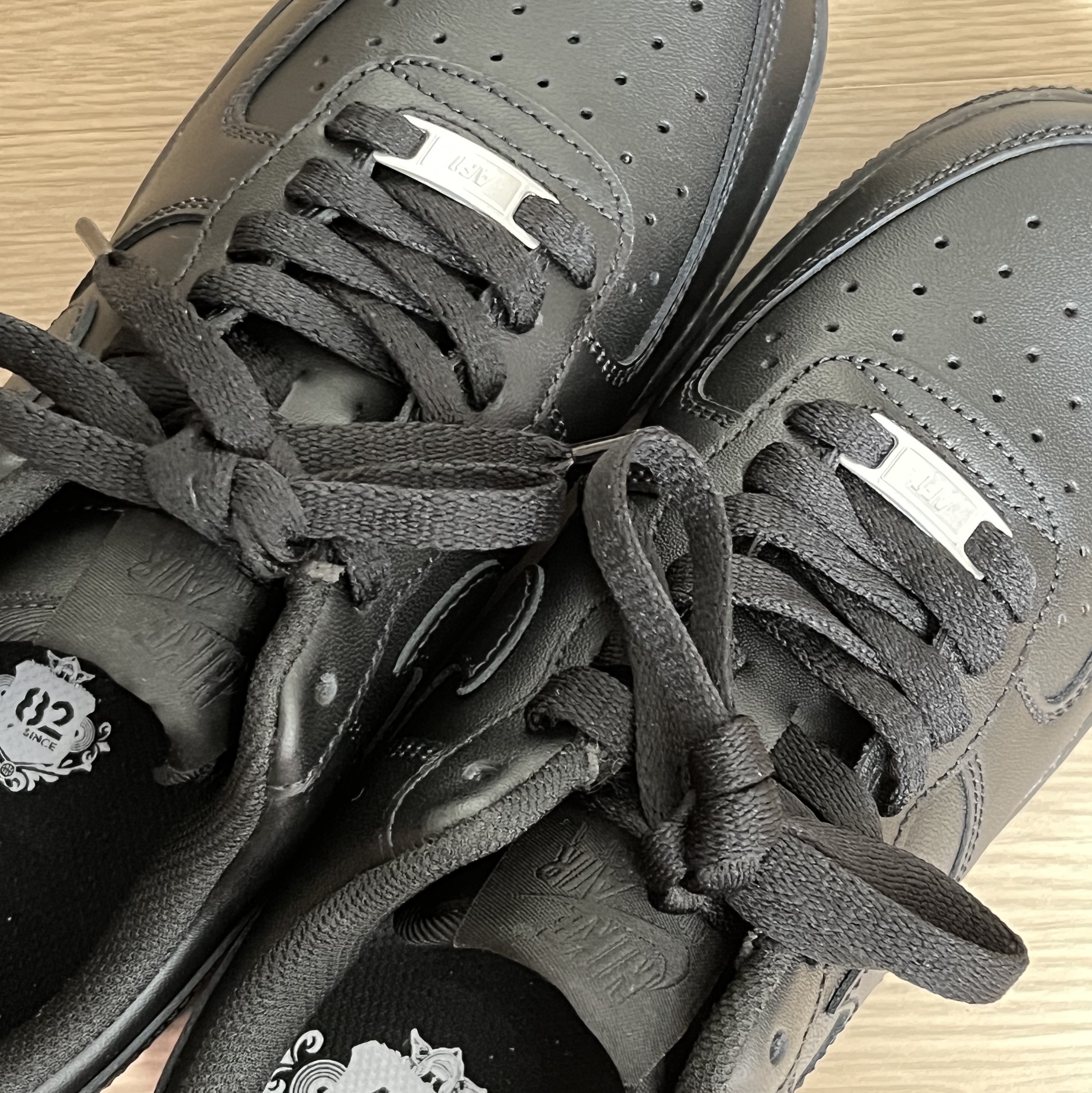 (W) Nike Air Force 1 '07 Low Triple Black 착용 스타일