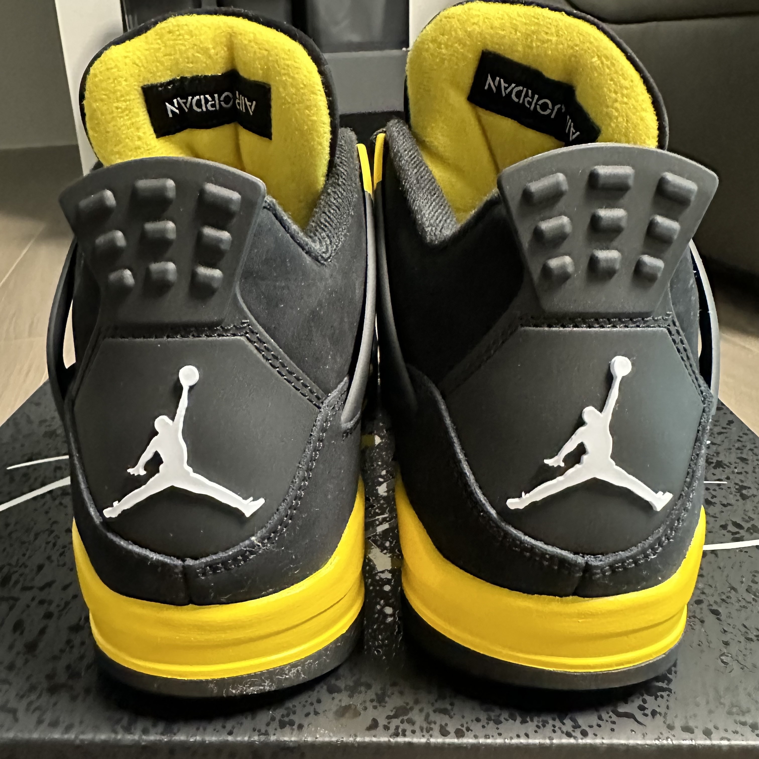Jordan 4 Retro Thunder 2023 착용 스타일 - 4