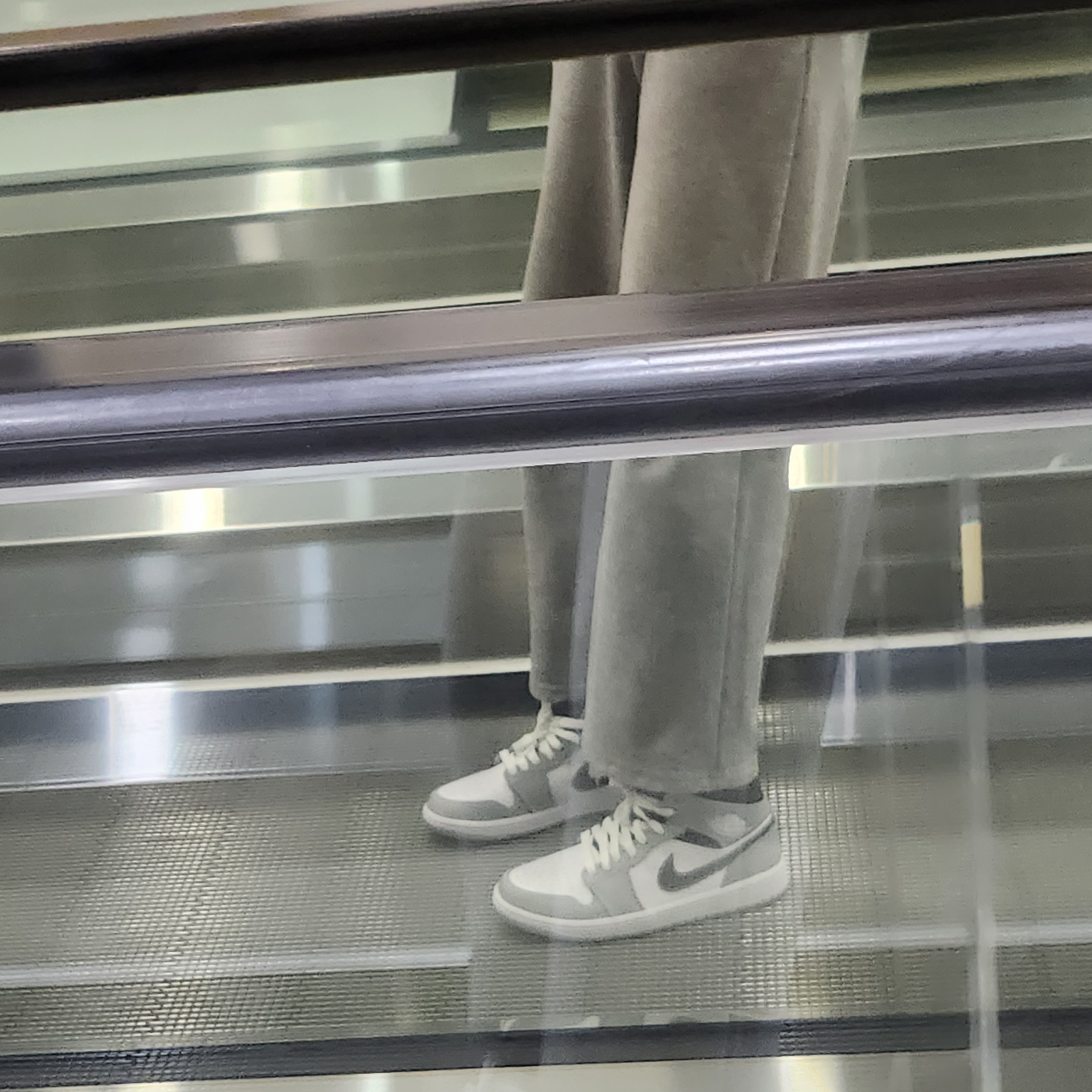 Jordan 1 Mid Light Smoke Grey Anthracite 착용 스타일