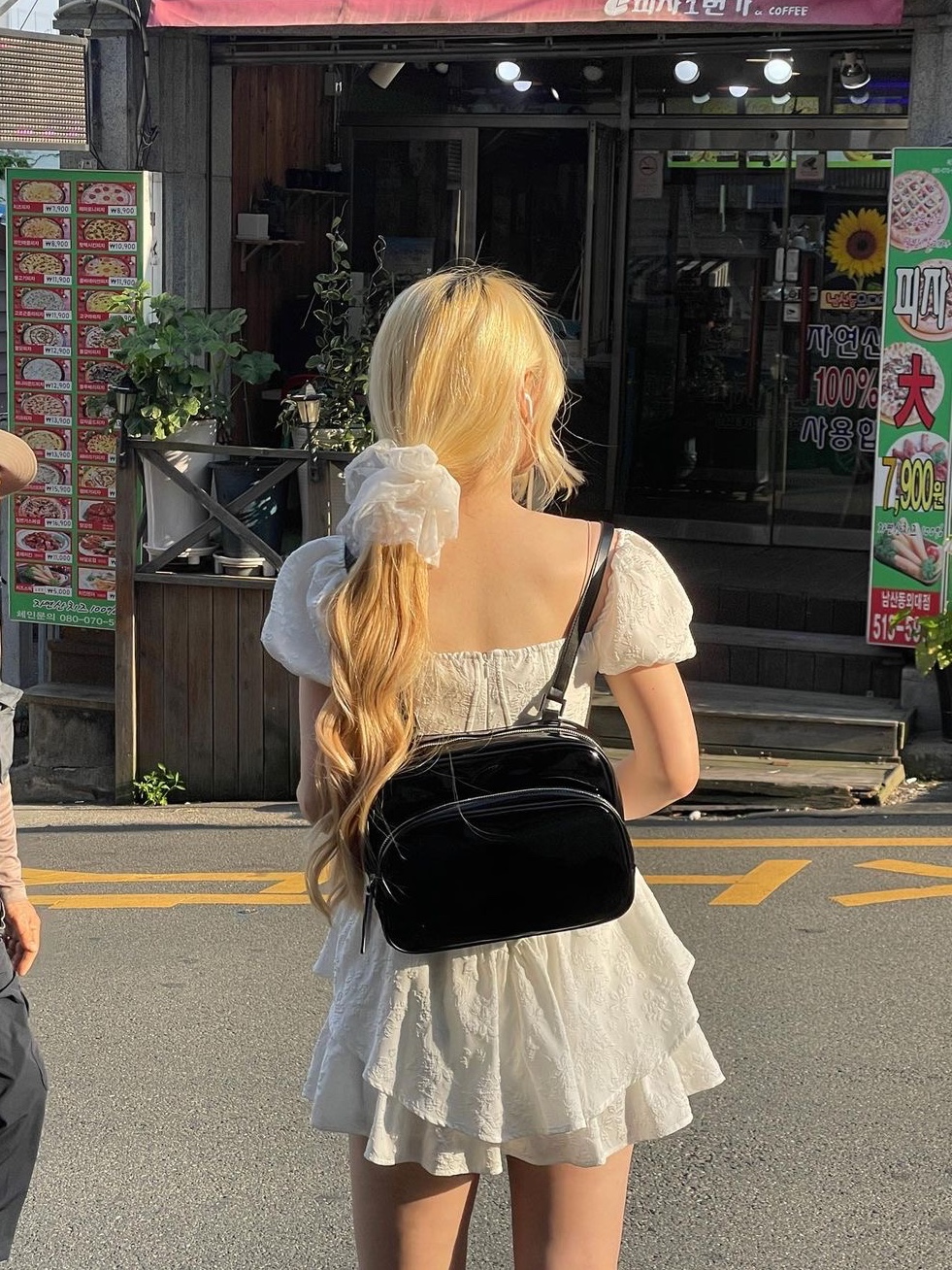 Nieeh Women Turtle Bag Black 착용 스타일 - 2