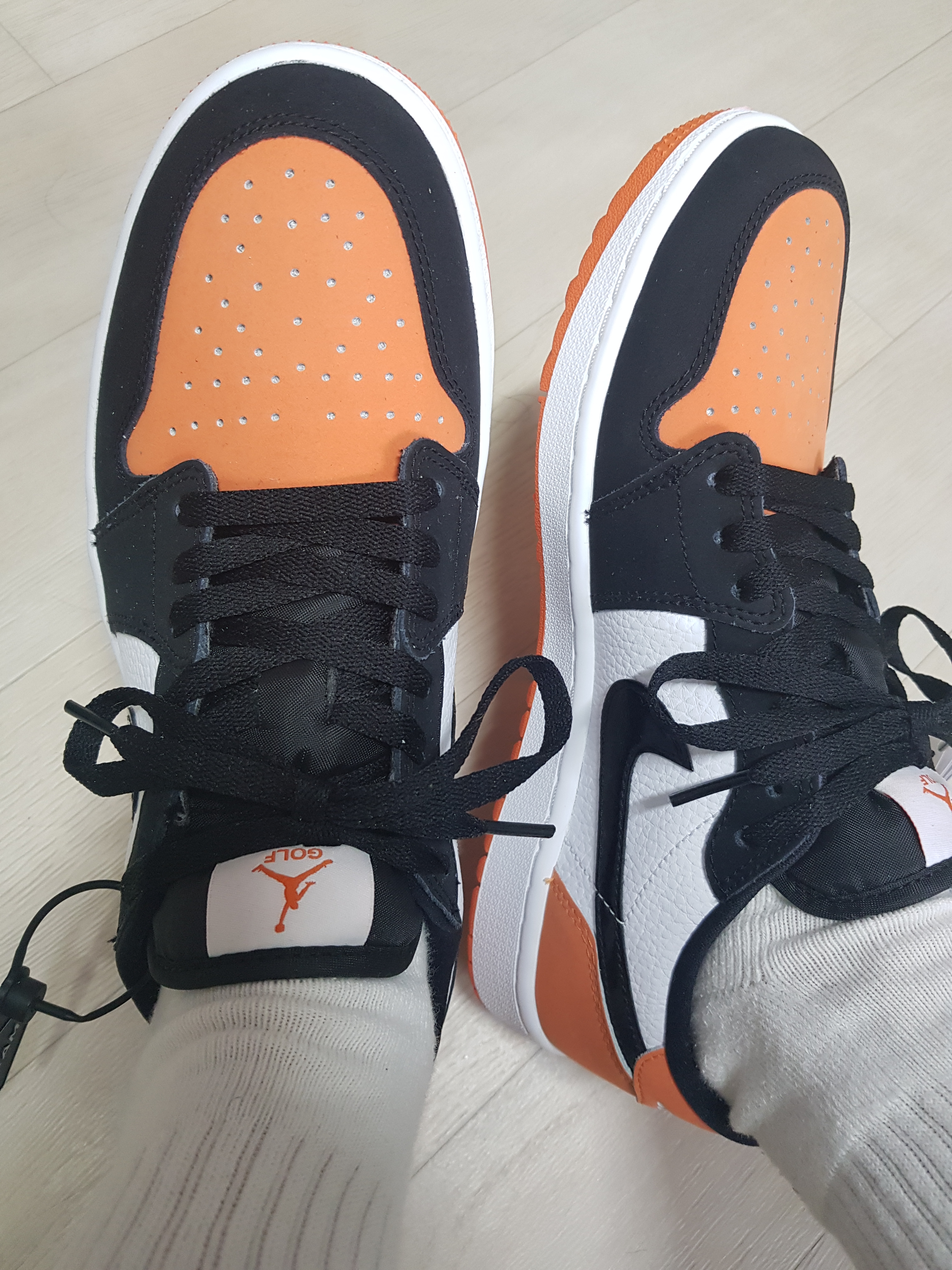 Jordan 1 Low Golf Starfish 착용 스타일