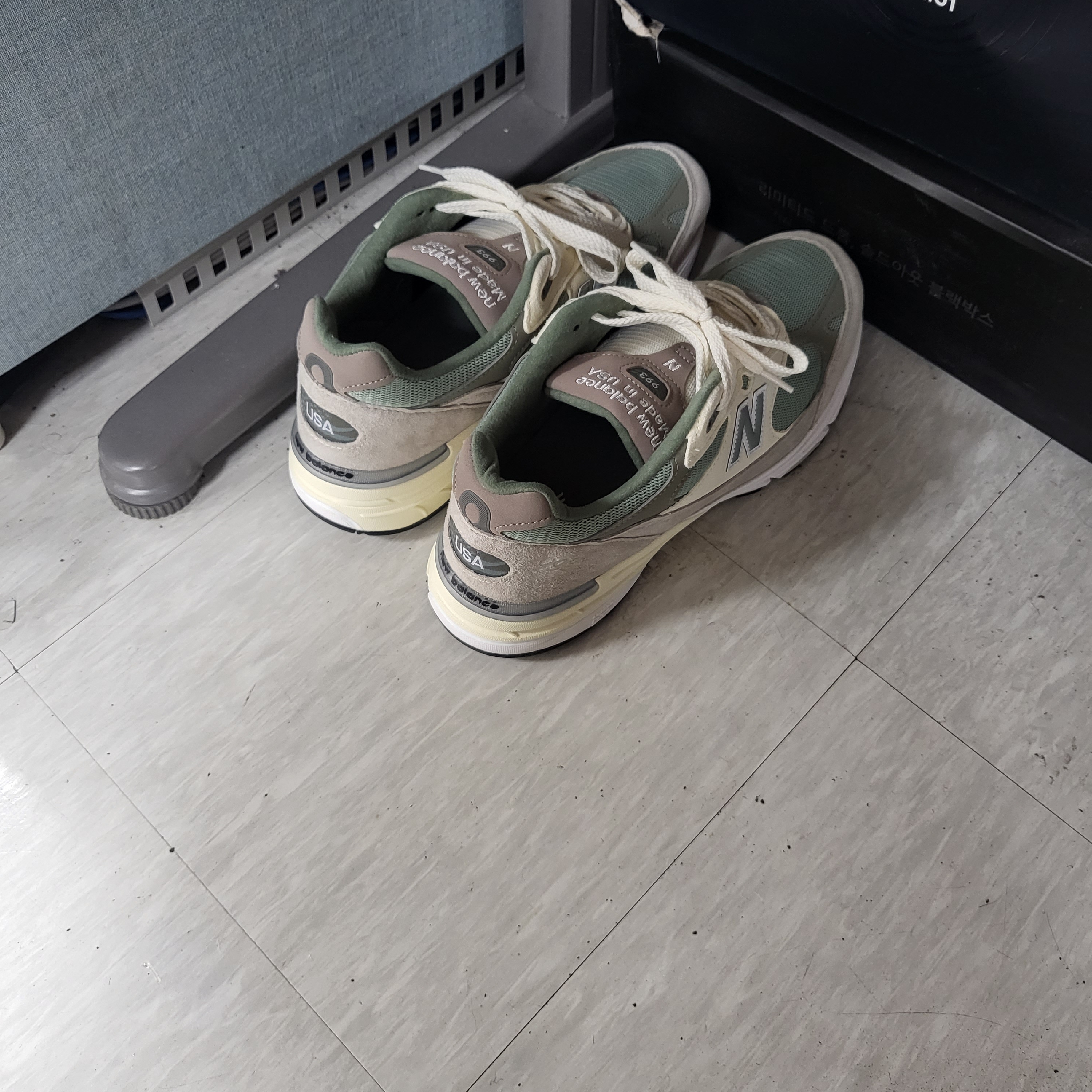 New Balance x Kith 993 Made in USA Peyote 착용 스타일