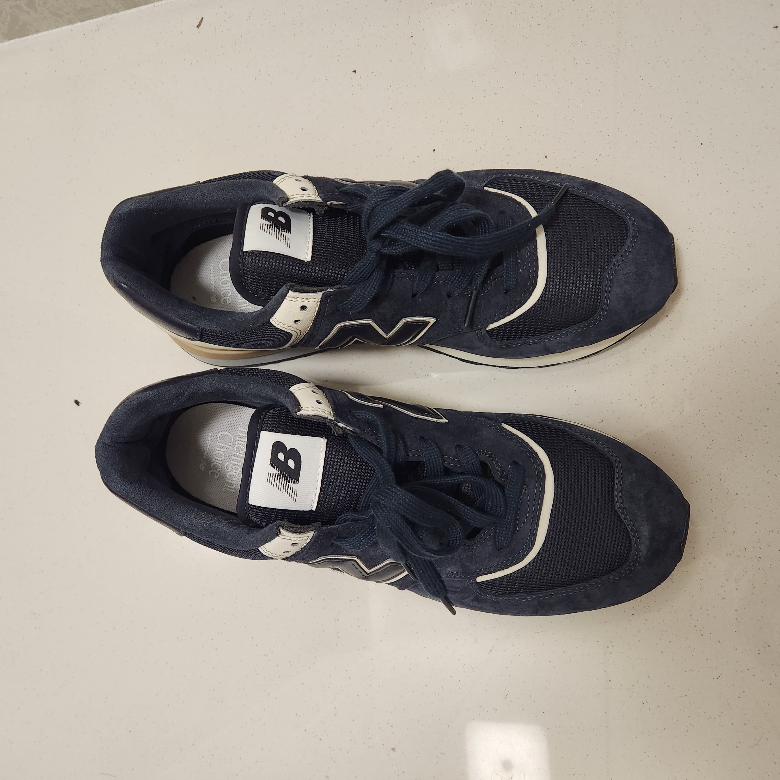 New Balance 574 Legacy Blue Navy 착용 스타일