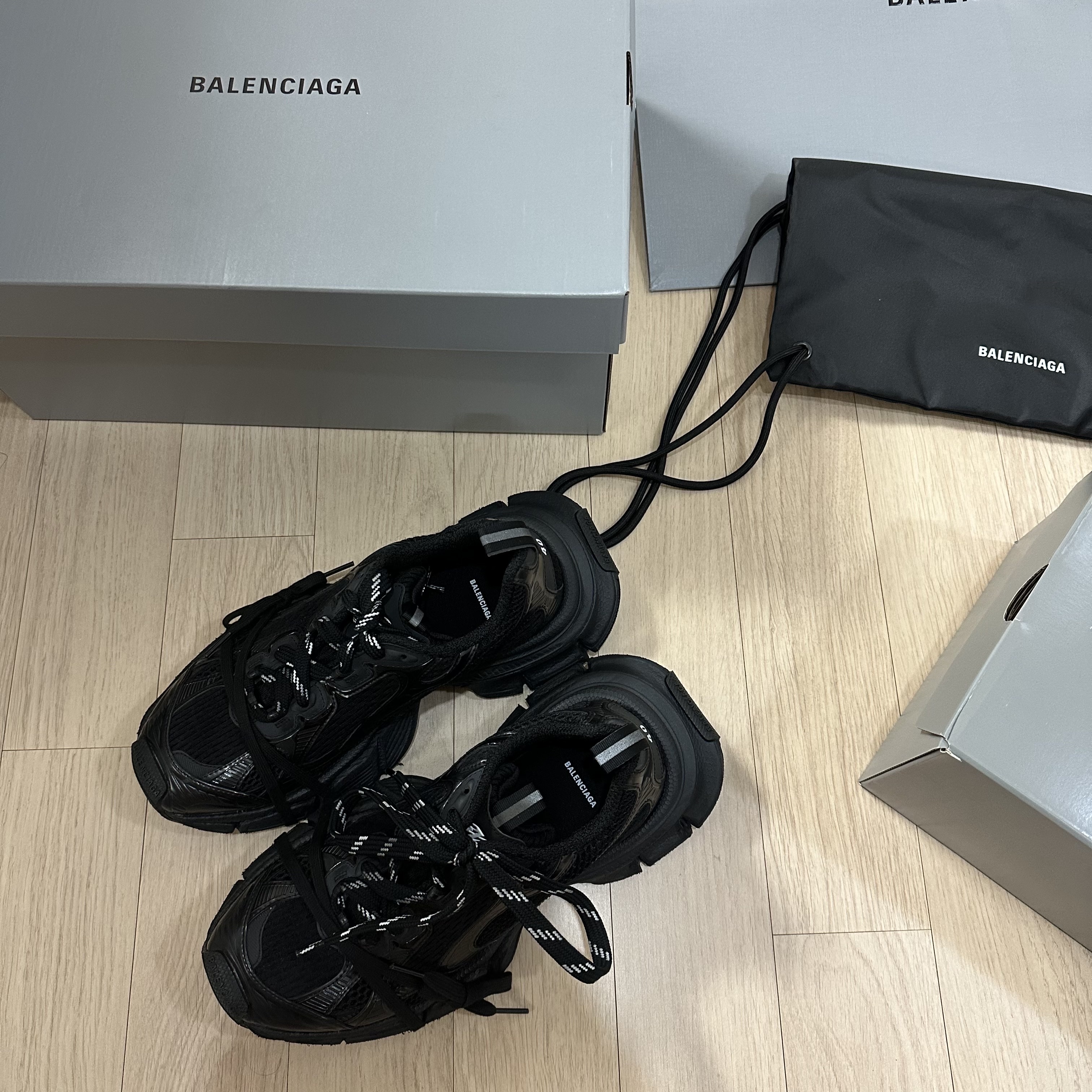 Balenciaga 3XL Sneakers Black 착용 스타일 - 3