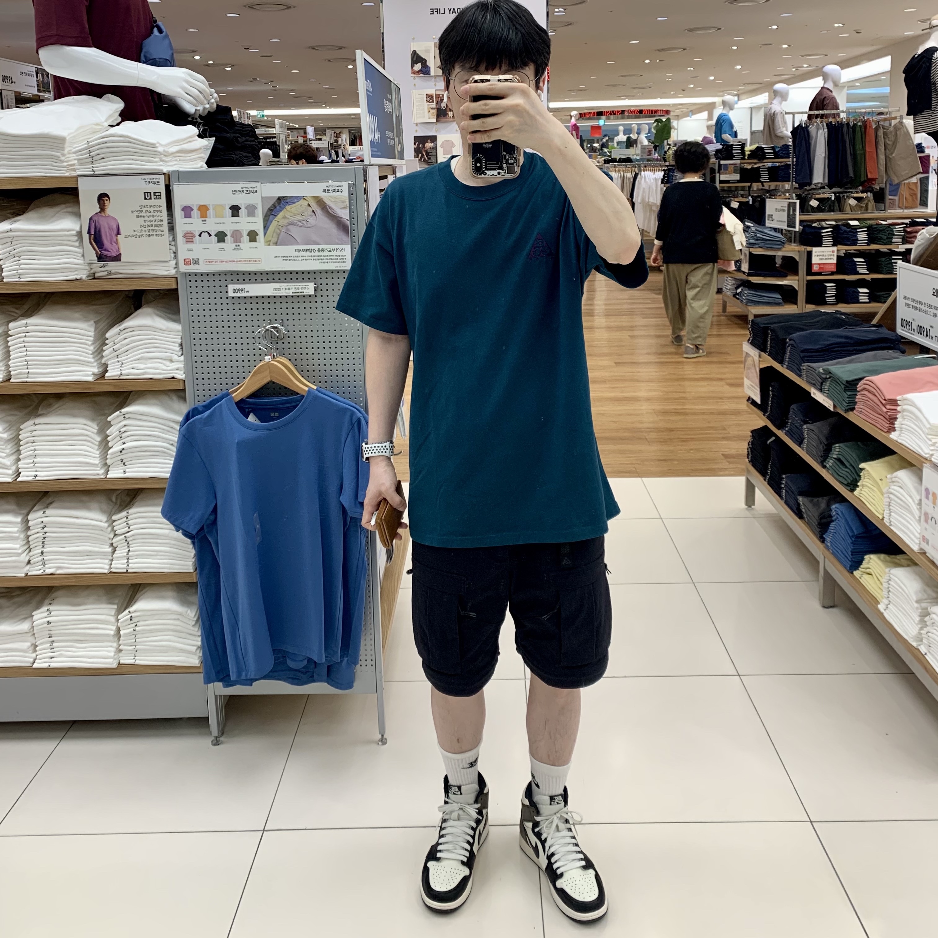 Jordan 1 Retro High OG Black Mocha, Nike ACG Smith Summit Cargo Pants Black - Asia 착용 스타일