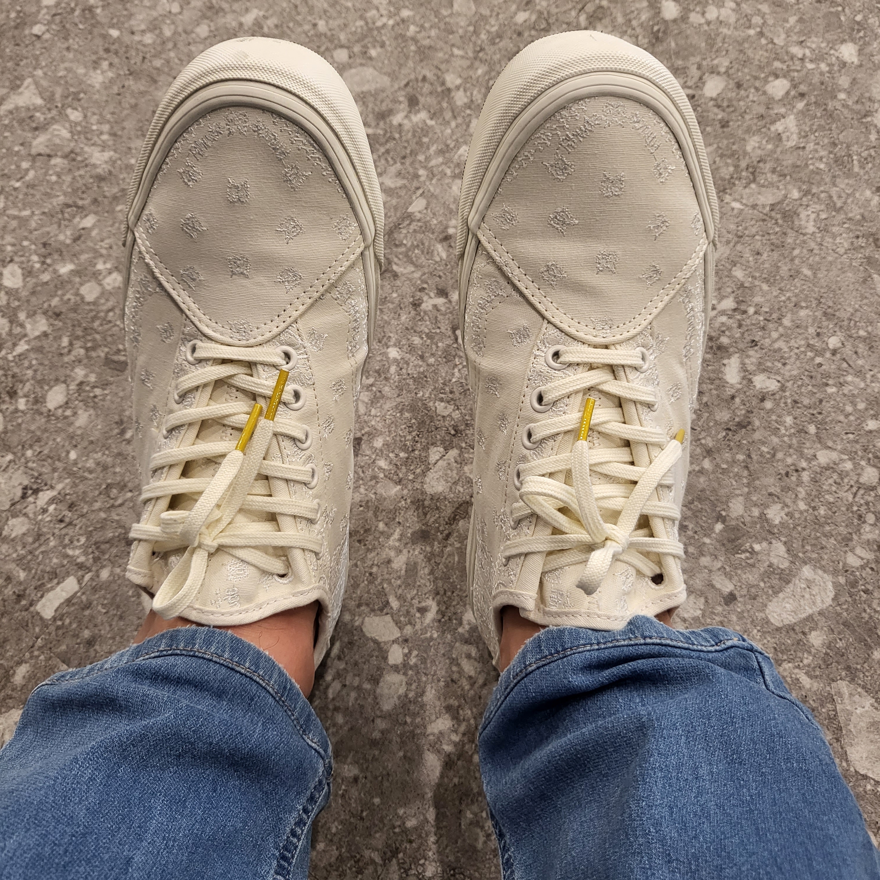 Vans x Rhude Diamo NI Bandana Marshmallow 착용 스타일