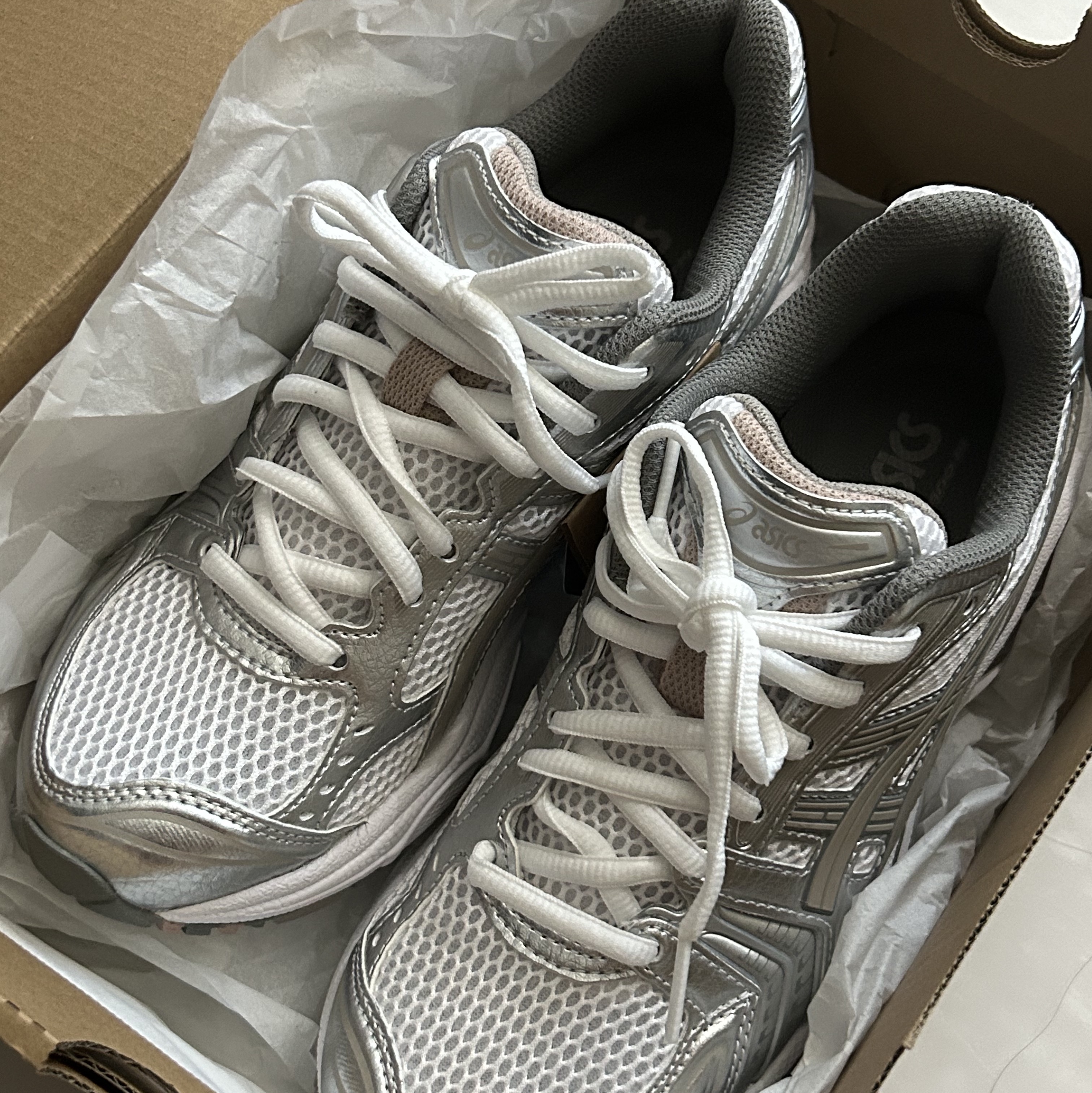 (W) Asics Gel-Kayano 14 White Moonrock 착용 스타일