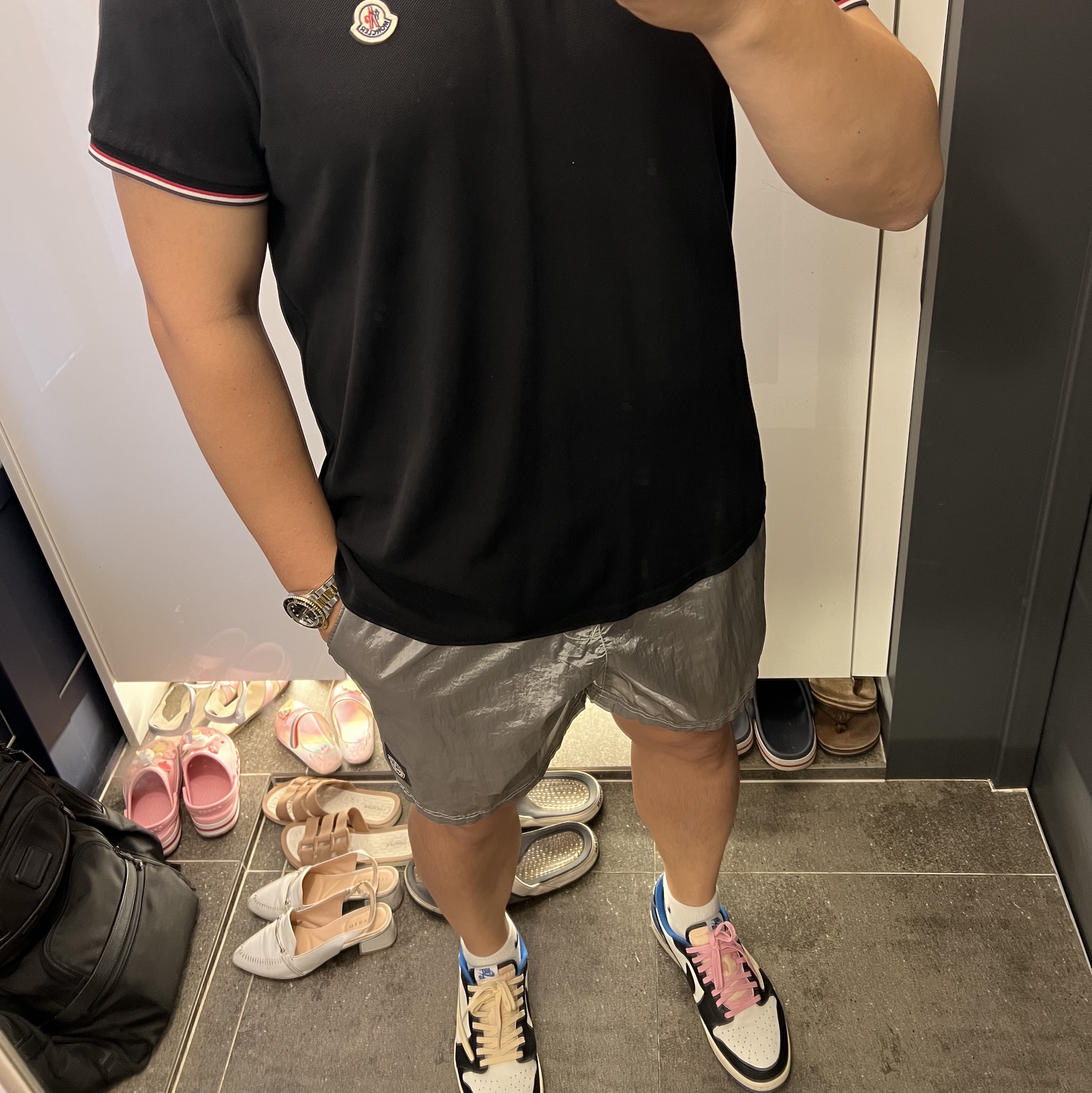 Stone Island B0943 Nylon Metal Swimming Trunk Ice - 22SS, Moncler Logo Polo Shirt Black - 23SS 착용 스타일