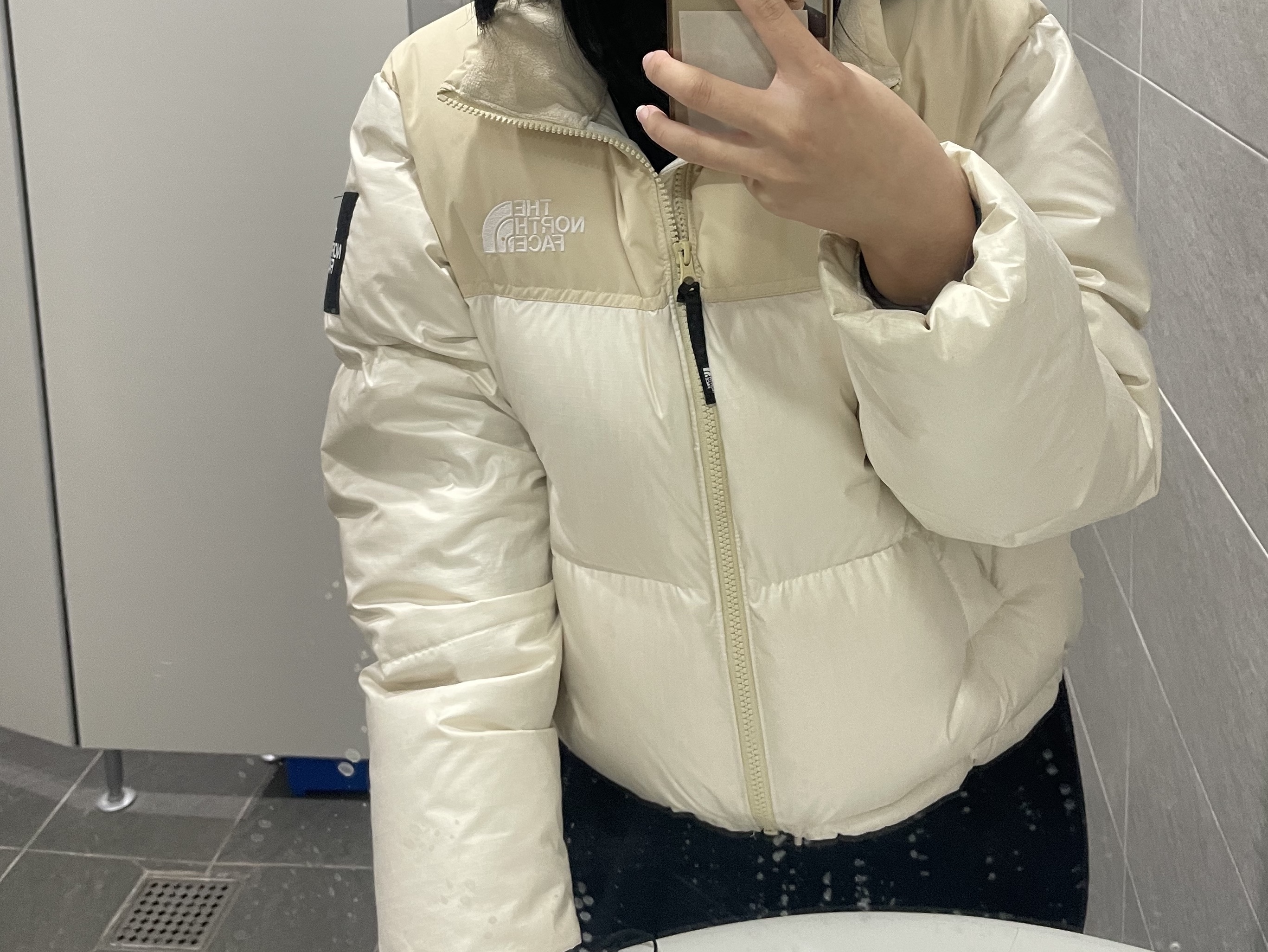 (W) The North Face White Label Novelty Nuptse Down Jacket Cream 착용 스타일