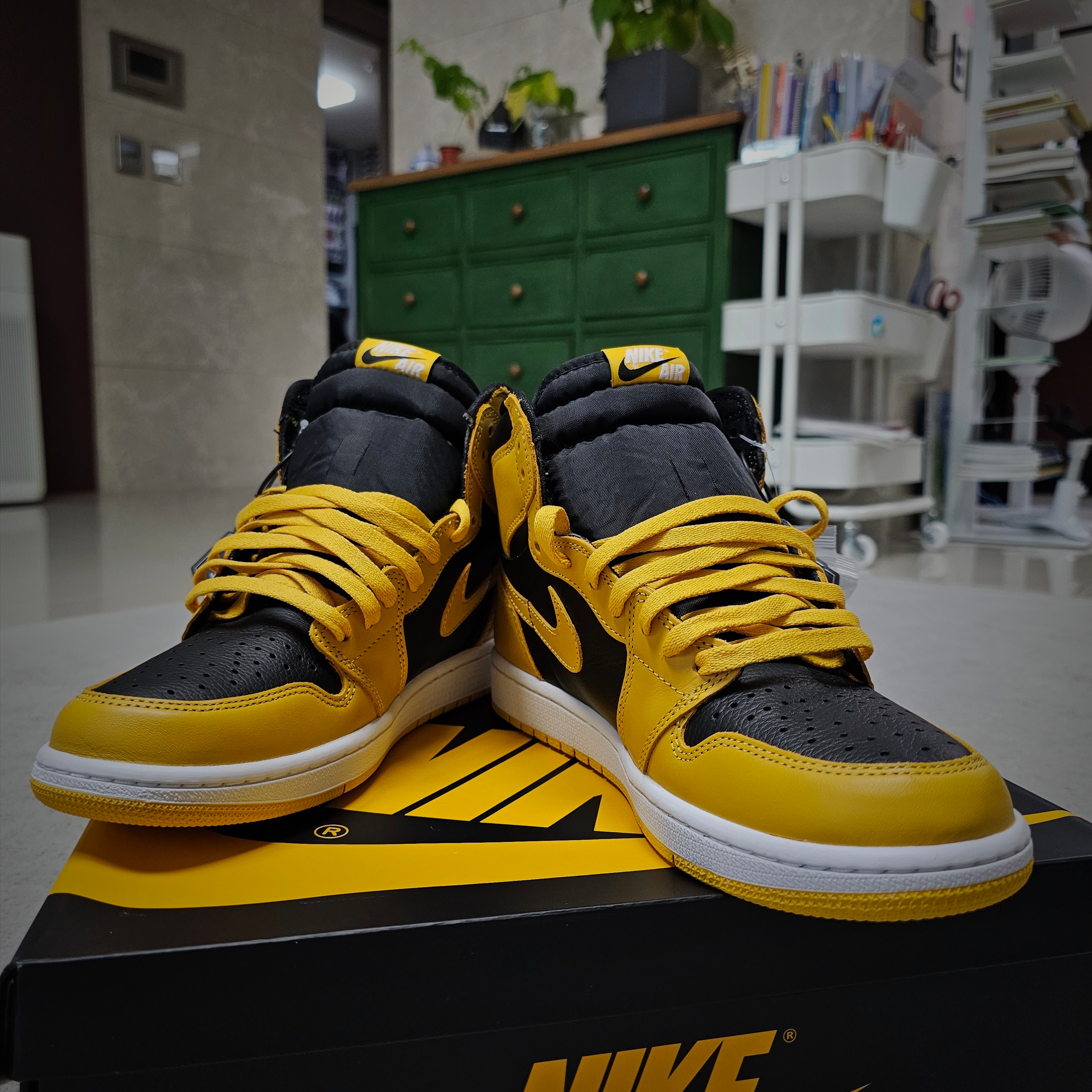 Jordan 1 Retro High OG Pollen 착용 스타일 - 1