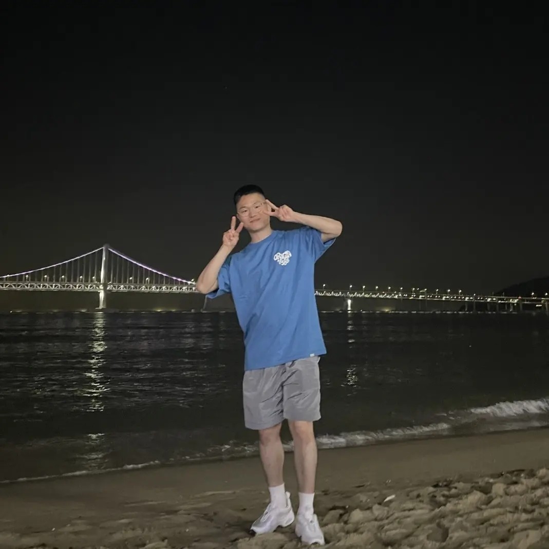 나이키 x 꼼데가르송 옴므 플러스 에어맥스 선더 SP 화이트 착용 스타일