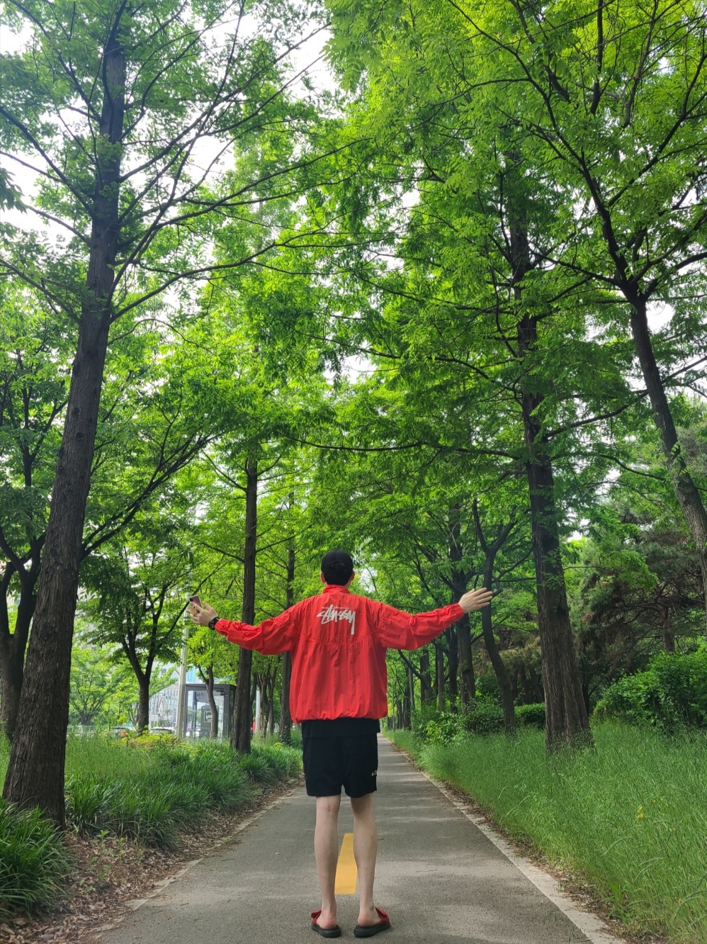 Nike x Stussy Windrunner Jacket Habanero Red, Supreme Inset Gel Camp Cap Black - 22SS 착용 스타일