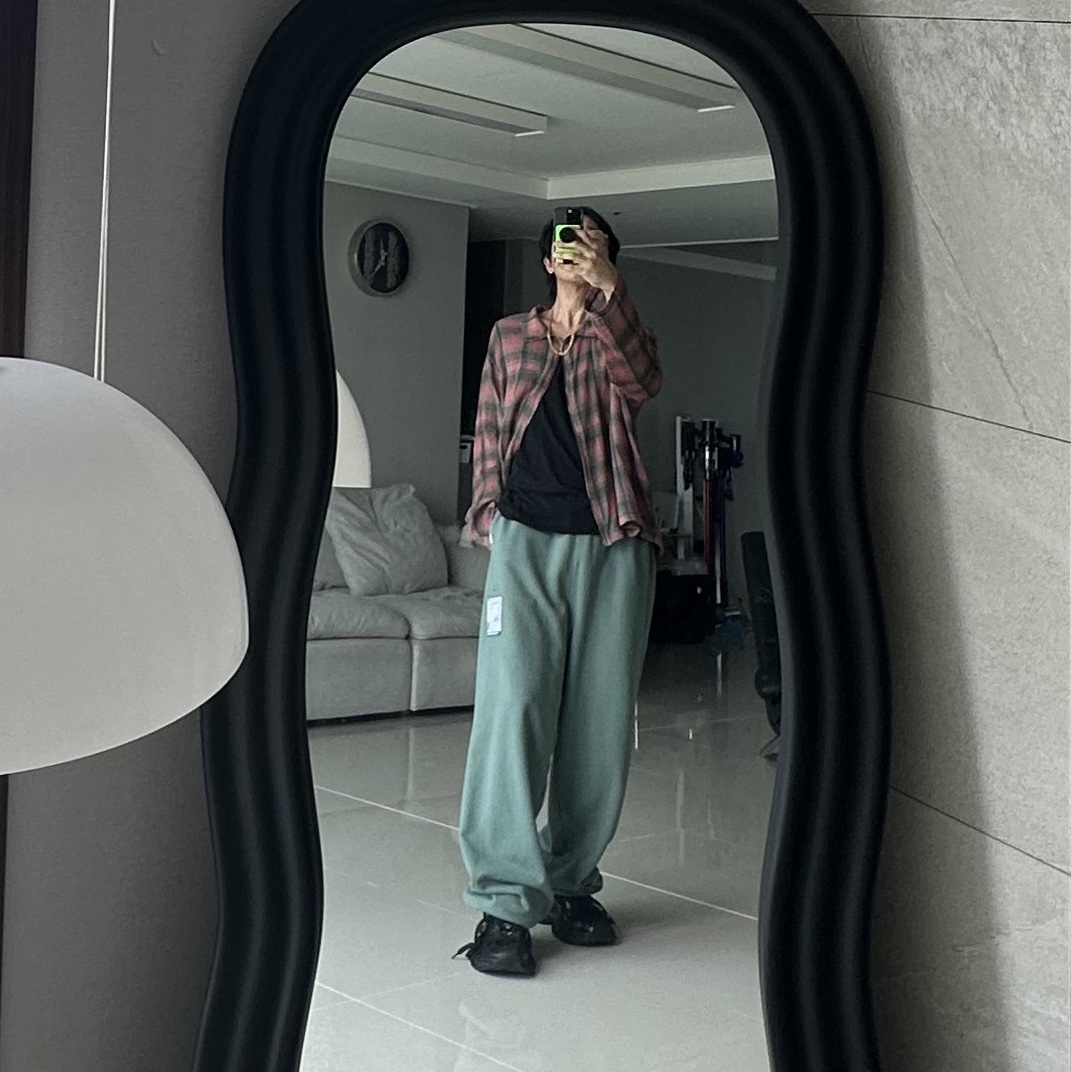 Our Legacy Borrowed Shirt Big Lumbercheck Print, Balenciaga 3XL Sneakers Black 착용 스타일 - 1