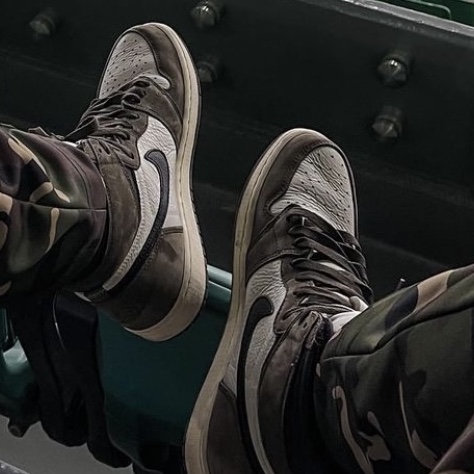 Jordan 1 x Travis Scott Retro High OG SP Mocha 착용 스타일