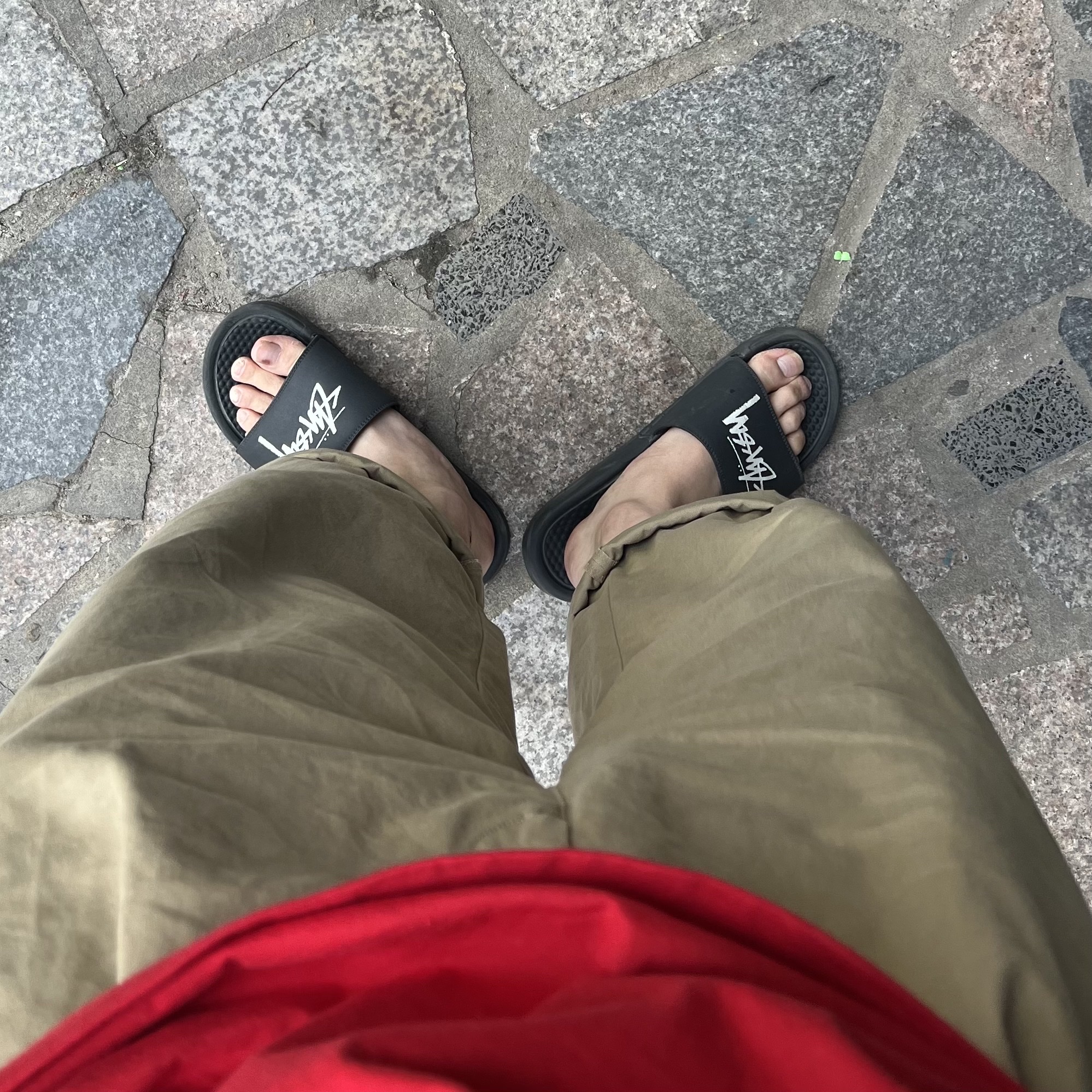 Nike x Stussy Benassi Slide Off Noir 착용 스타일