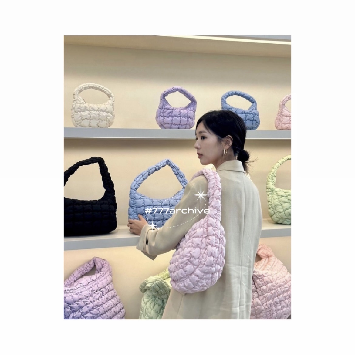 COS Quilted Nano Bag Beige, COS Quilted Mini Bag Light Pink 착용 스타일 - 4