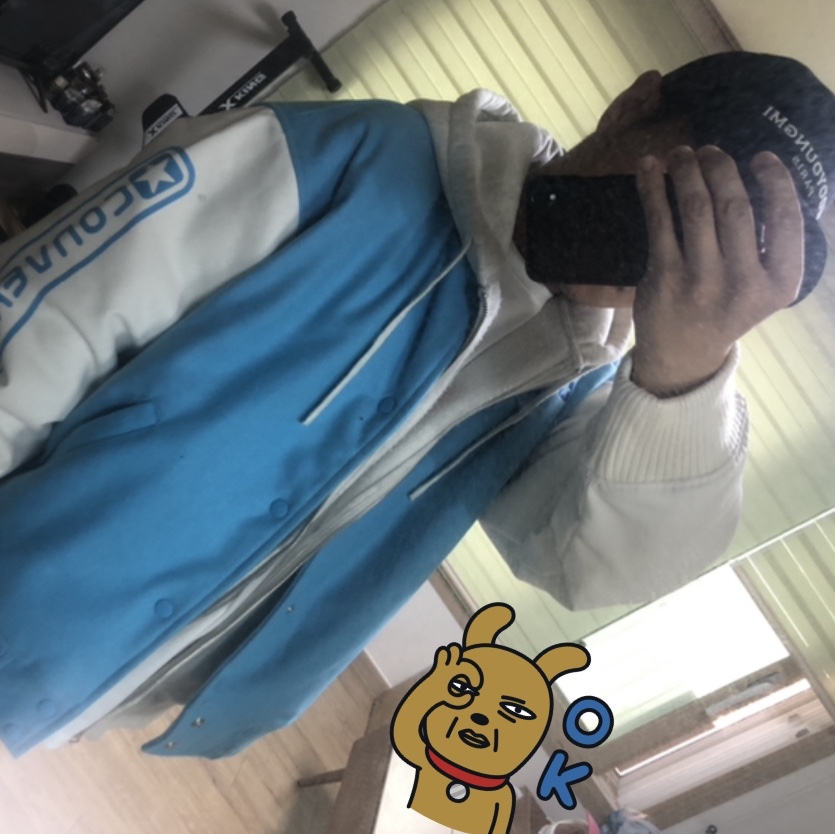 Converse x Fragment Varsity Jacket Aquarius, Nike x Drake Nocta x Cactus Plant Flea Market Souvenir Cactus T-Shirt White (DR2630-100) 착용 스타일 - 2