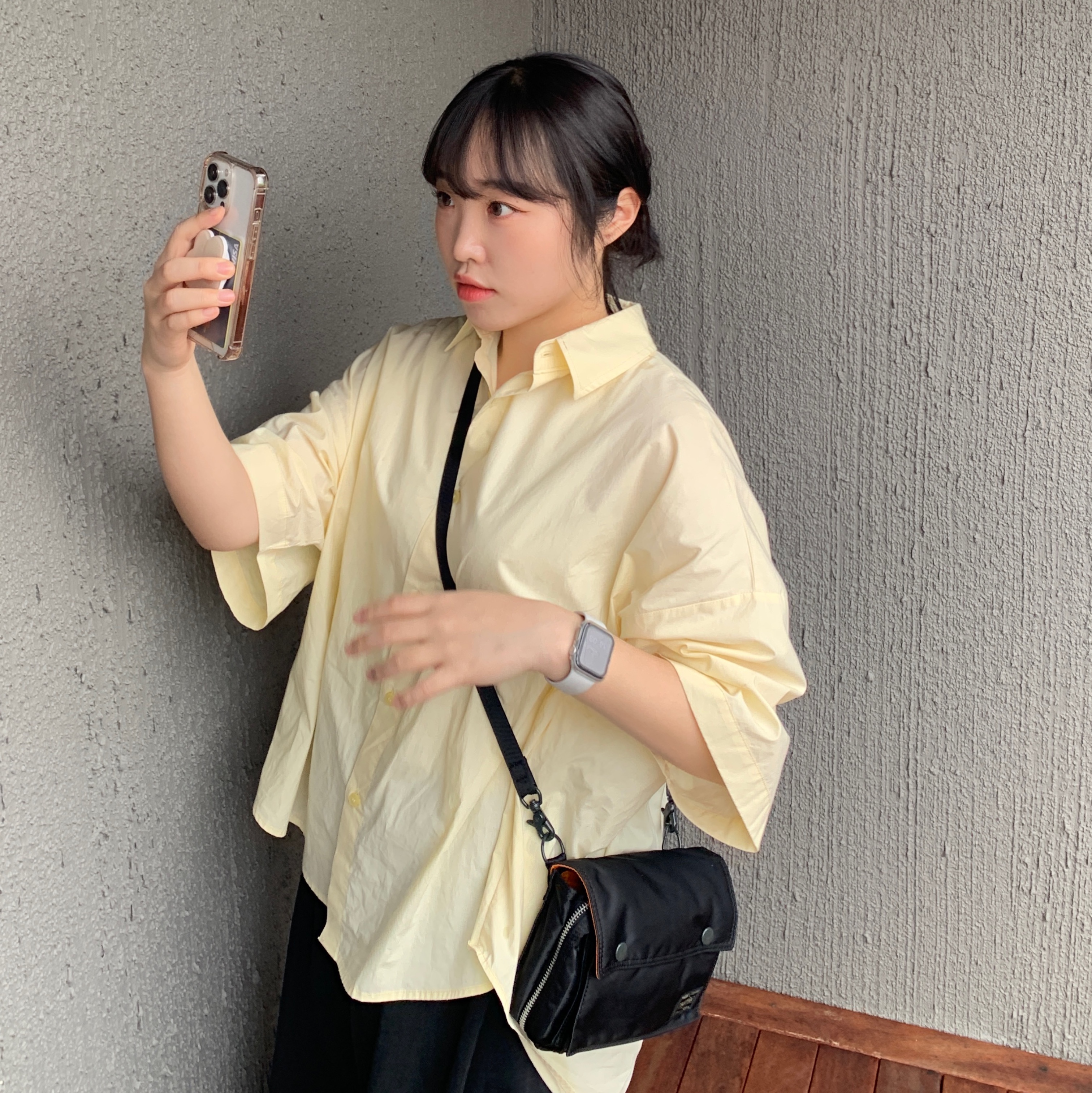 Porter Tanker Shoulder Bag Black 착용 스타일