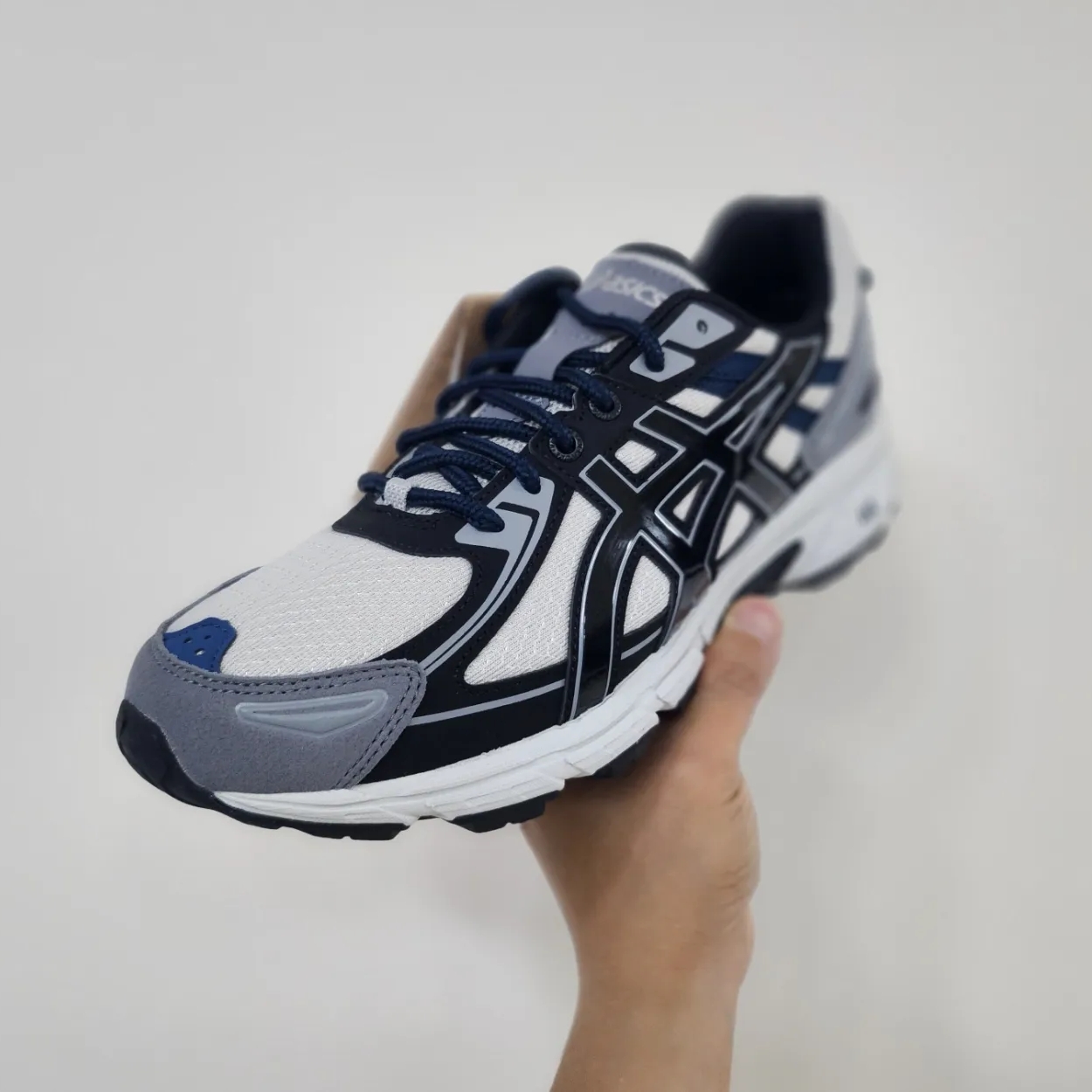 Asics Gel-Venture 6 SPS Glacier Grey 착용 스타일 - 1