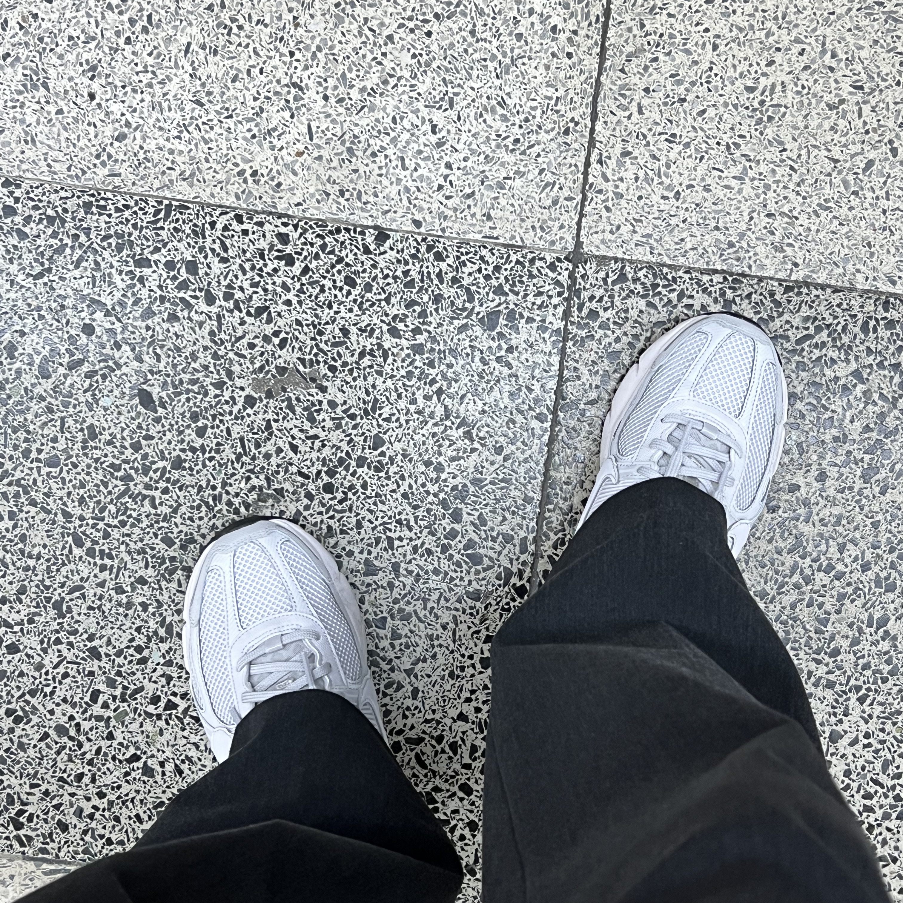Nike Zoom Vomero 5 SP Vast Grey 2023 착용 스타일 - 4