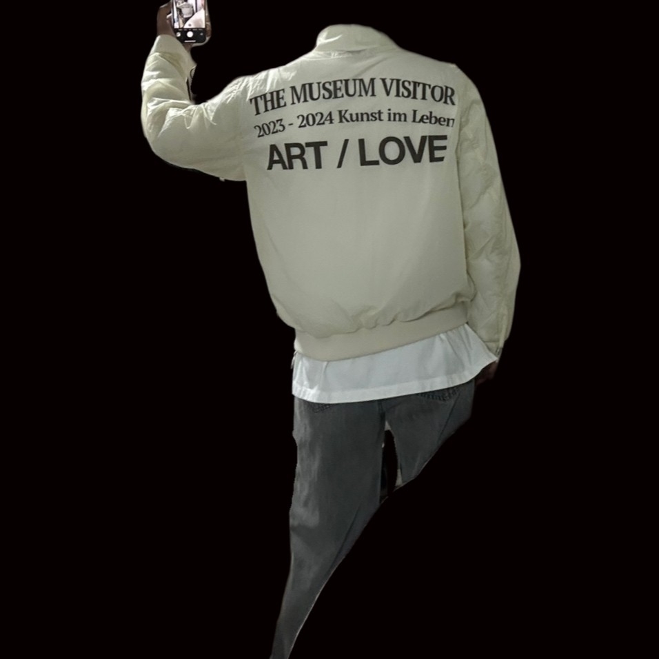 The Museum Visitor 2023 - 2024 Art Love Curved Zipper Windbreaker Ivory, Maison Mihara Yasuhiro Peterson OG Sole Canvas Low-top Sneakers Natural 착용 스타일 - 2