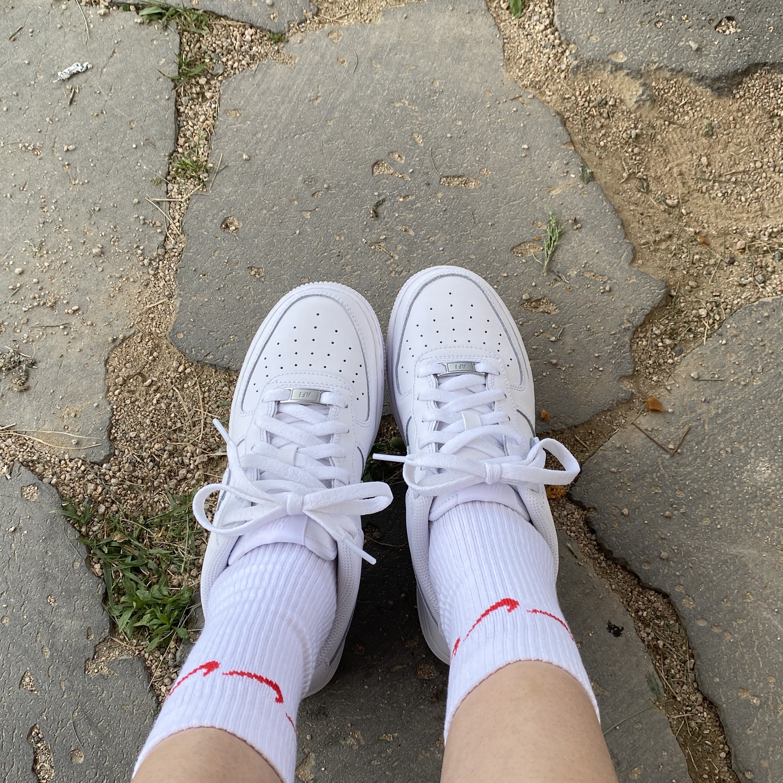 (GS) Nike Air Force 1 LE White 착용 스타일