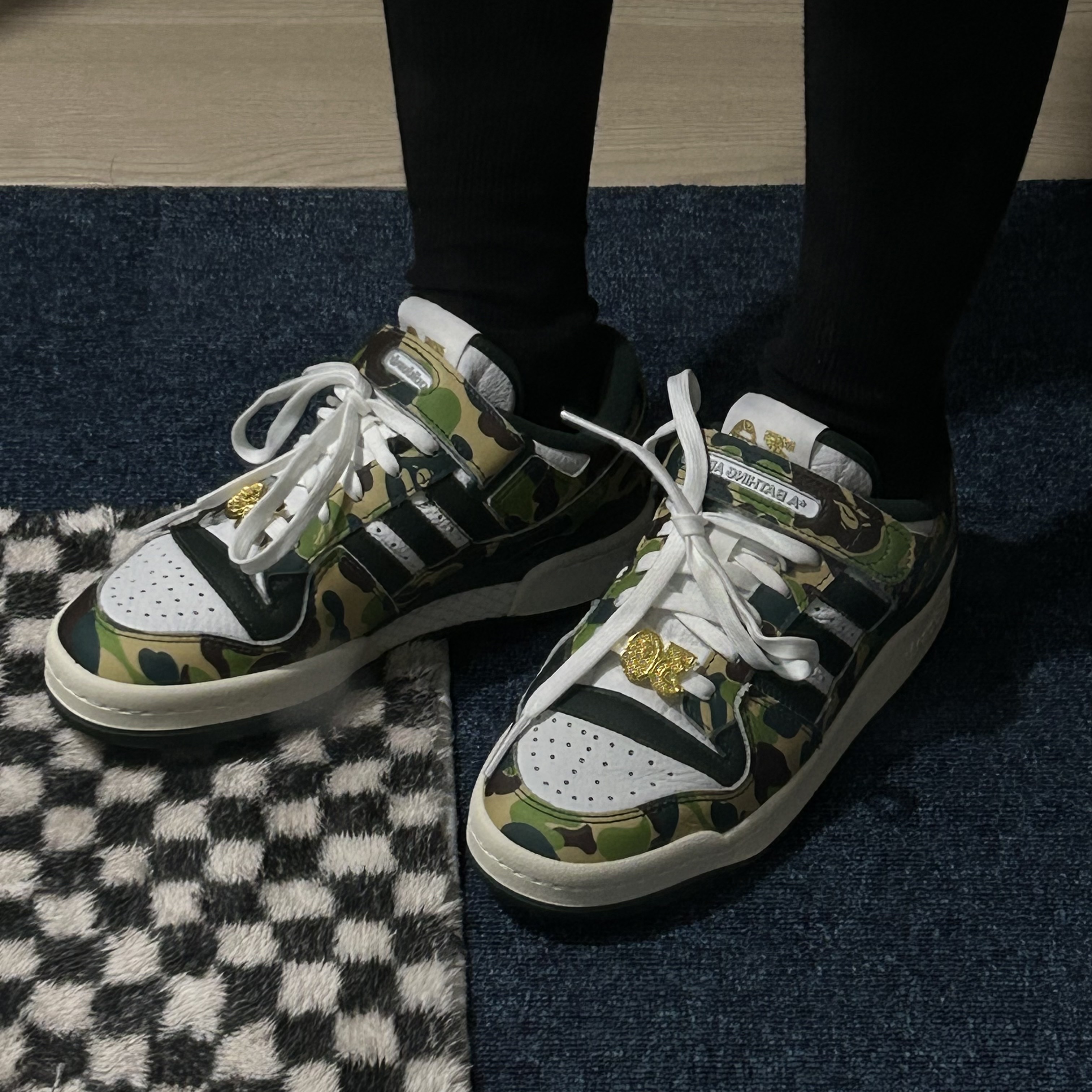 Adidas x BAPE Forum 84 Low Green Camo 착용 스타일 - 3