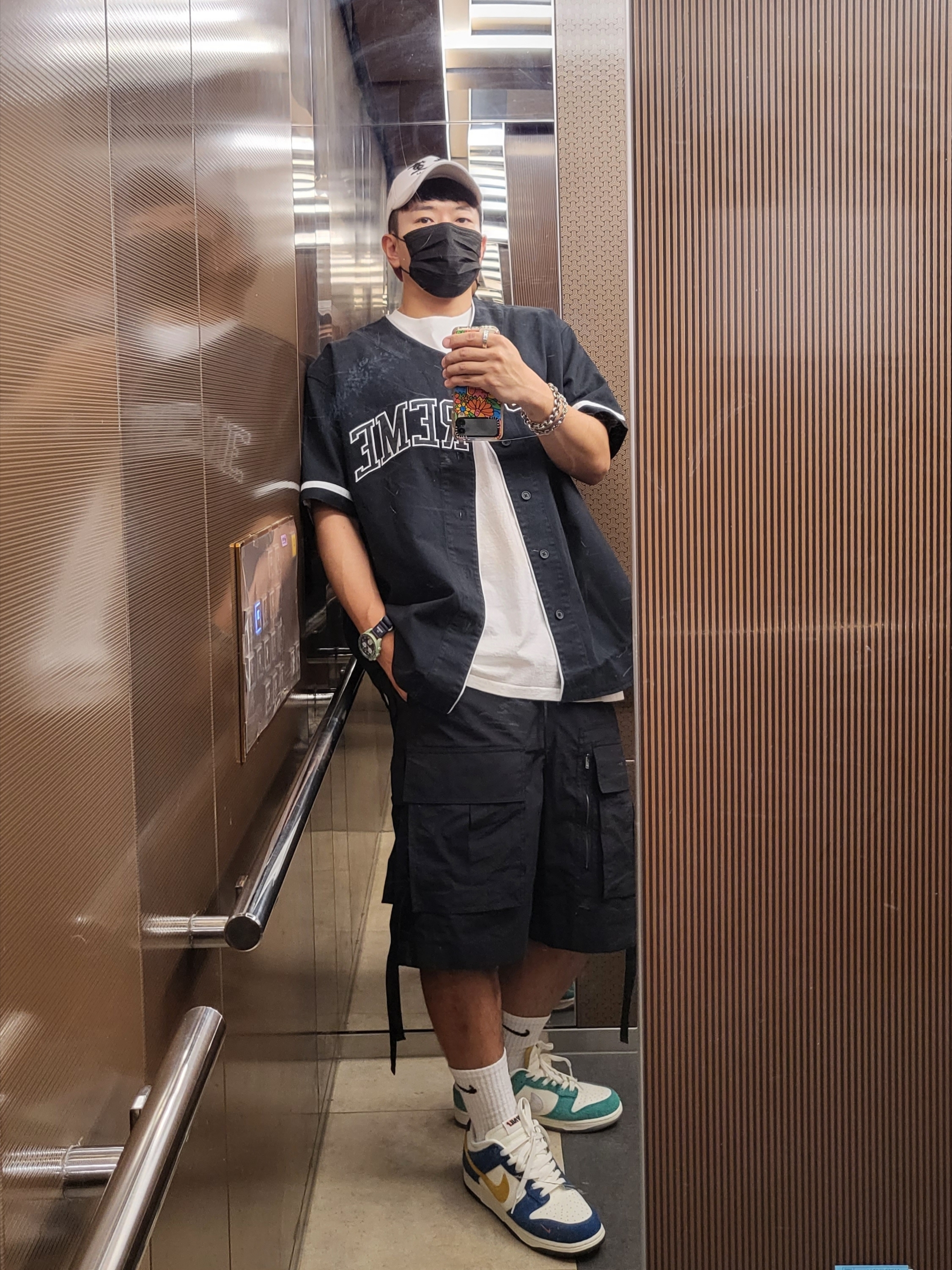 Darkr8m Studio Mesh Trucker Cap White, Supreme x Timberland Baseball Jersey Black - 23SS 착용 스타일