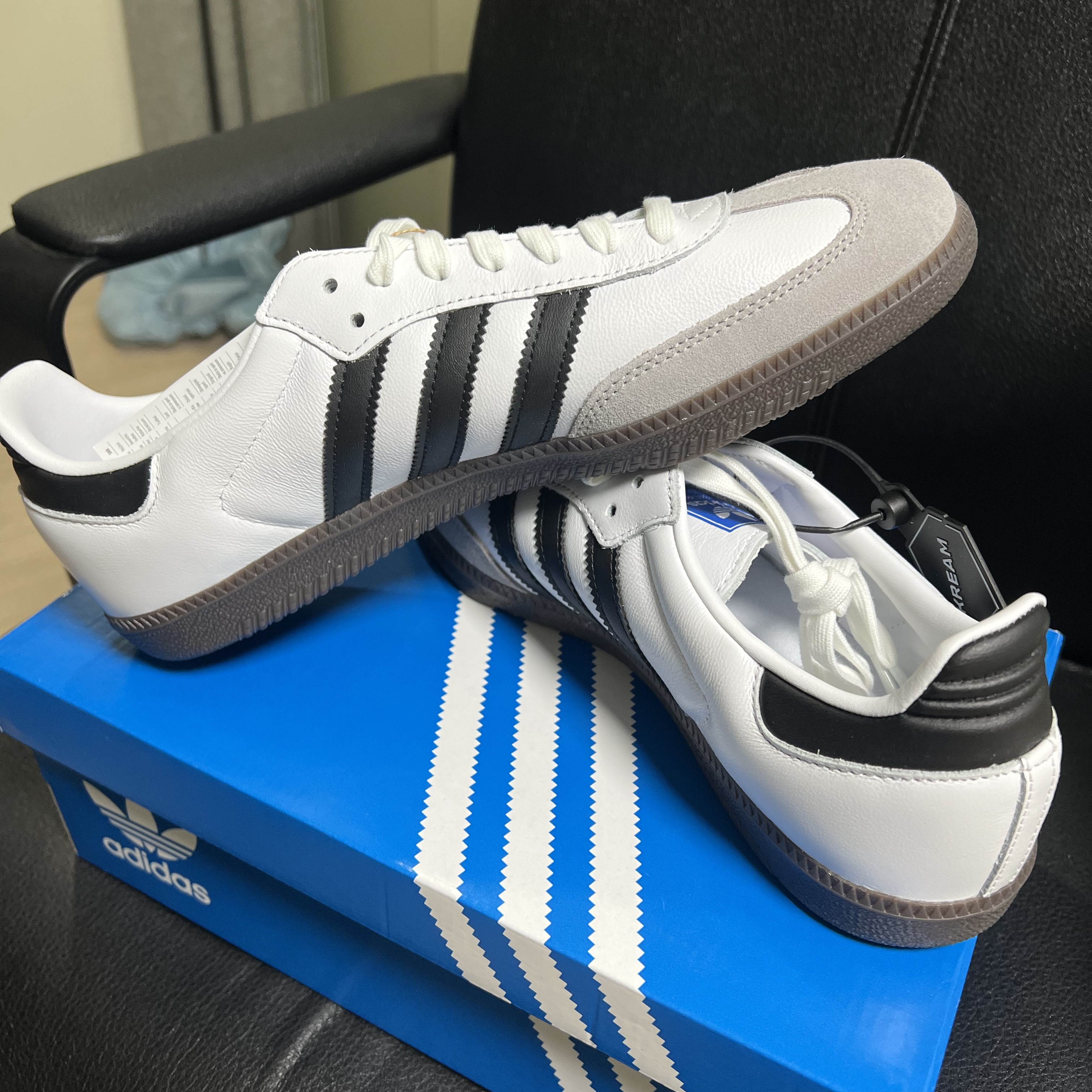 Adidas Samba OG Cloud White 착용 스타일