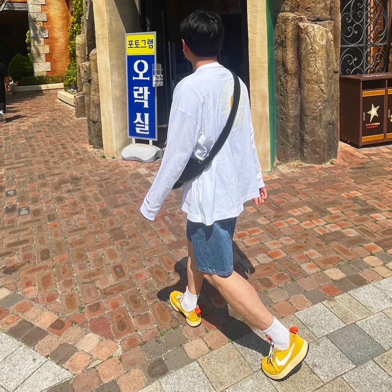 Nike x Tom Sachs General Purpose Shoe Archive, Lemaire Small Croissant Bag Soft Nappa Leather Black 착용 스타일