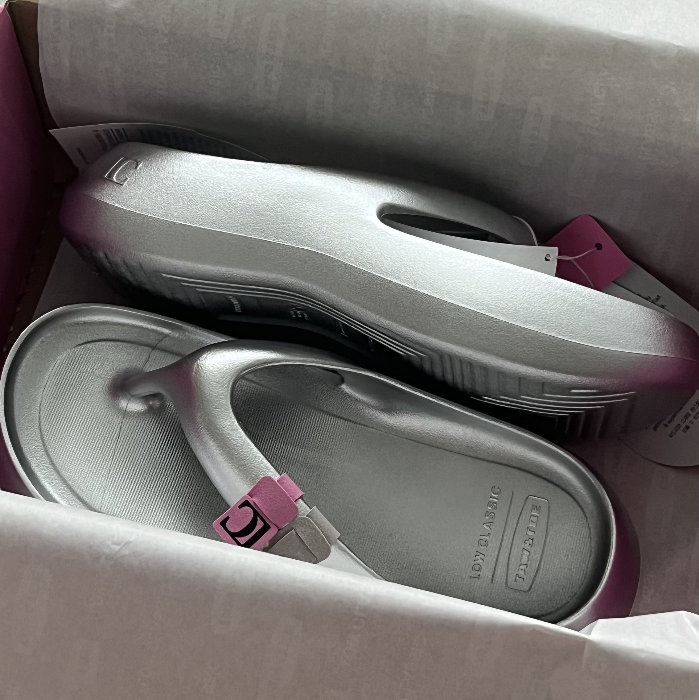 Taw&Toe x Low Classic Platform Flip Flop Silver 착용 스타일