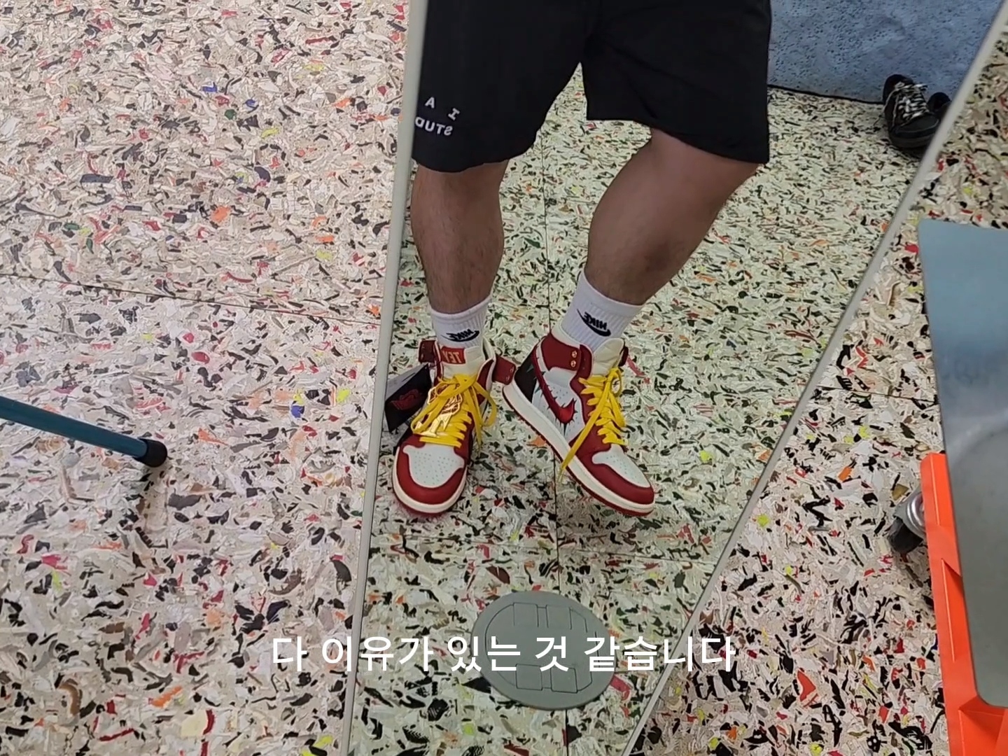 (W) Jordan 1 x Teyana Taylor Zoom CMFT 2 Gym Red 착용 스타일 - 3