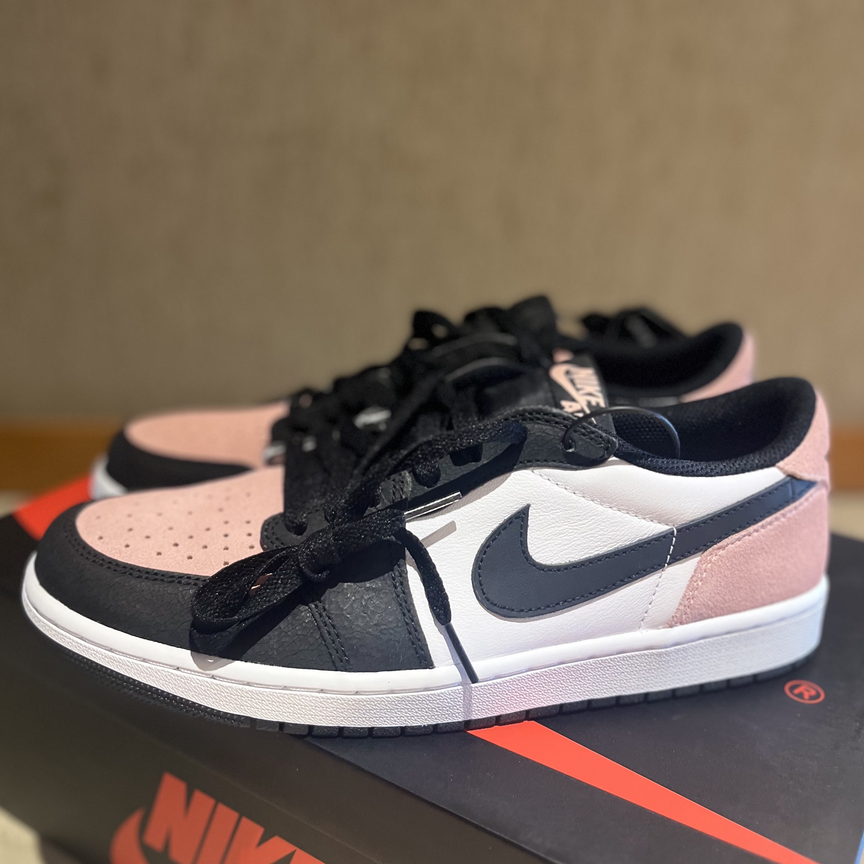 Jordan 1 Retro Low OG Bleached Coral 착용 스타일