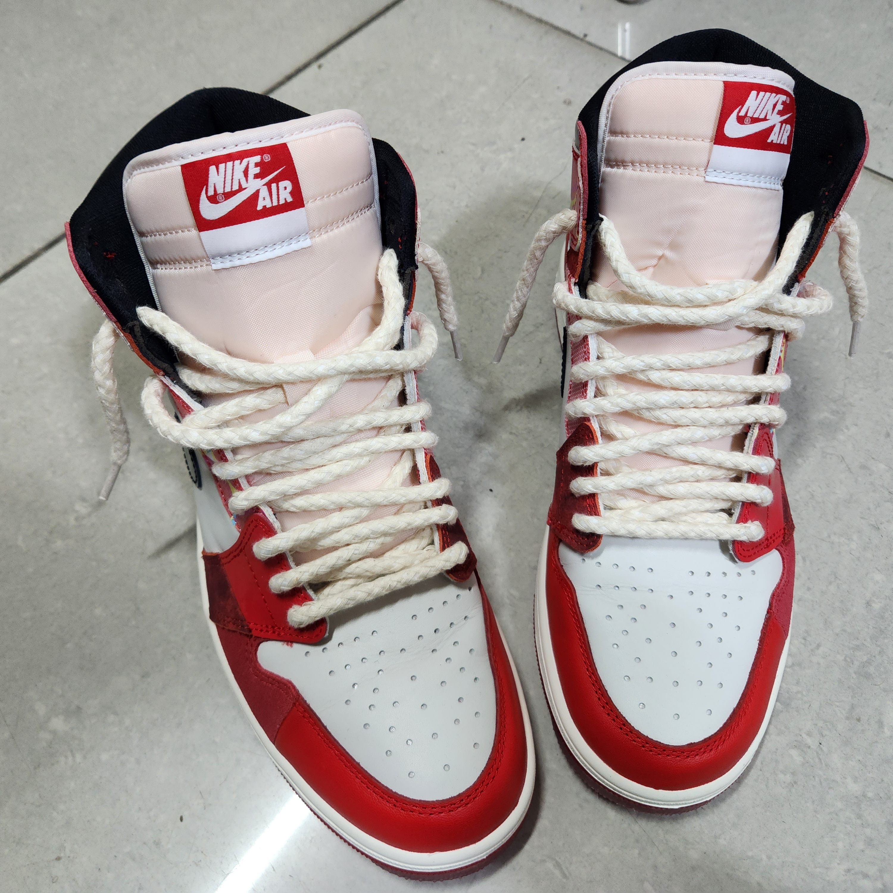 Jordan 1 Retro High Spider-Man Next Chapter 착용 스타일 - 1