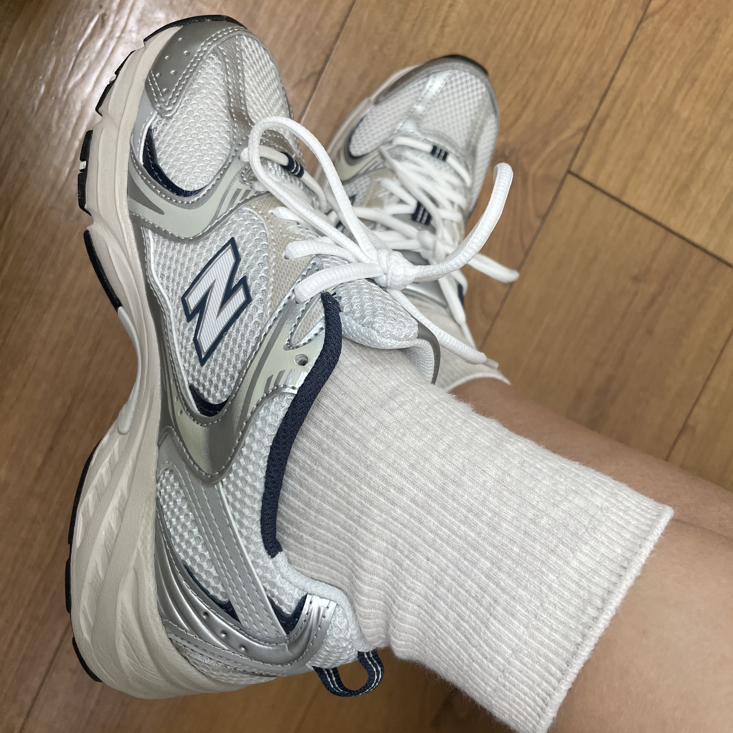 New Balance 530 Steel Grey 착용 스타일